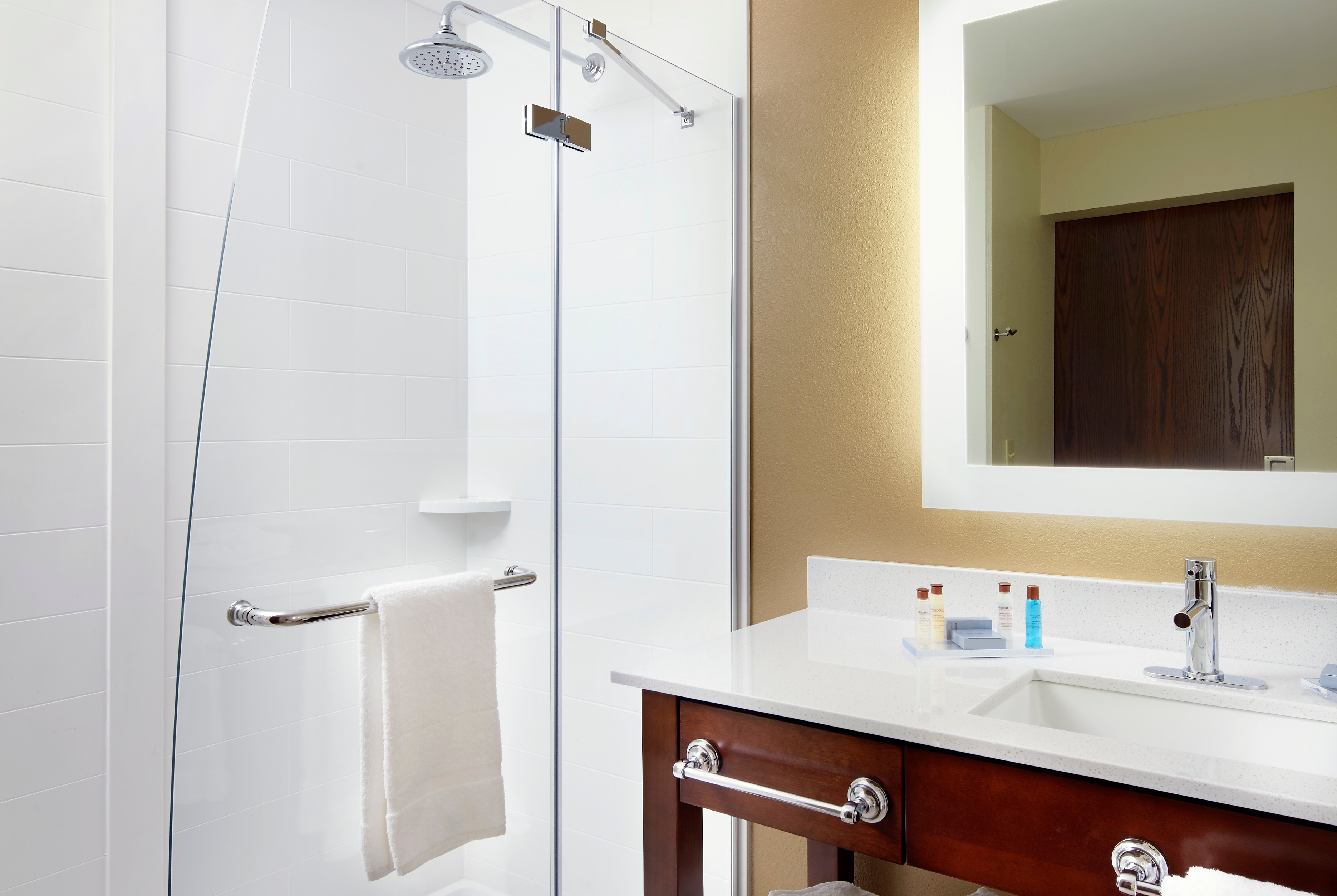 Guest room at the Hawthorn Suites by Wyndham Wheeling at the Highlands in Triadelphia, West Virginia