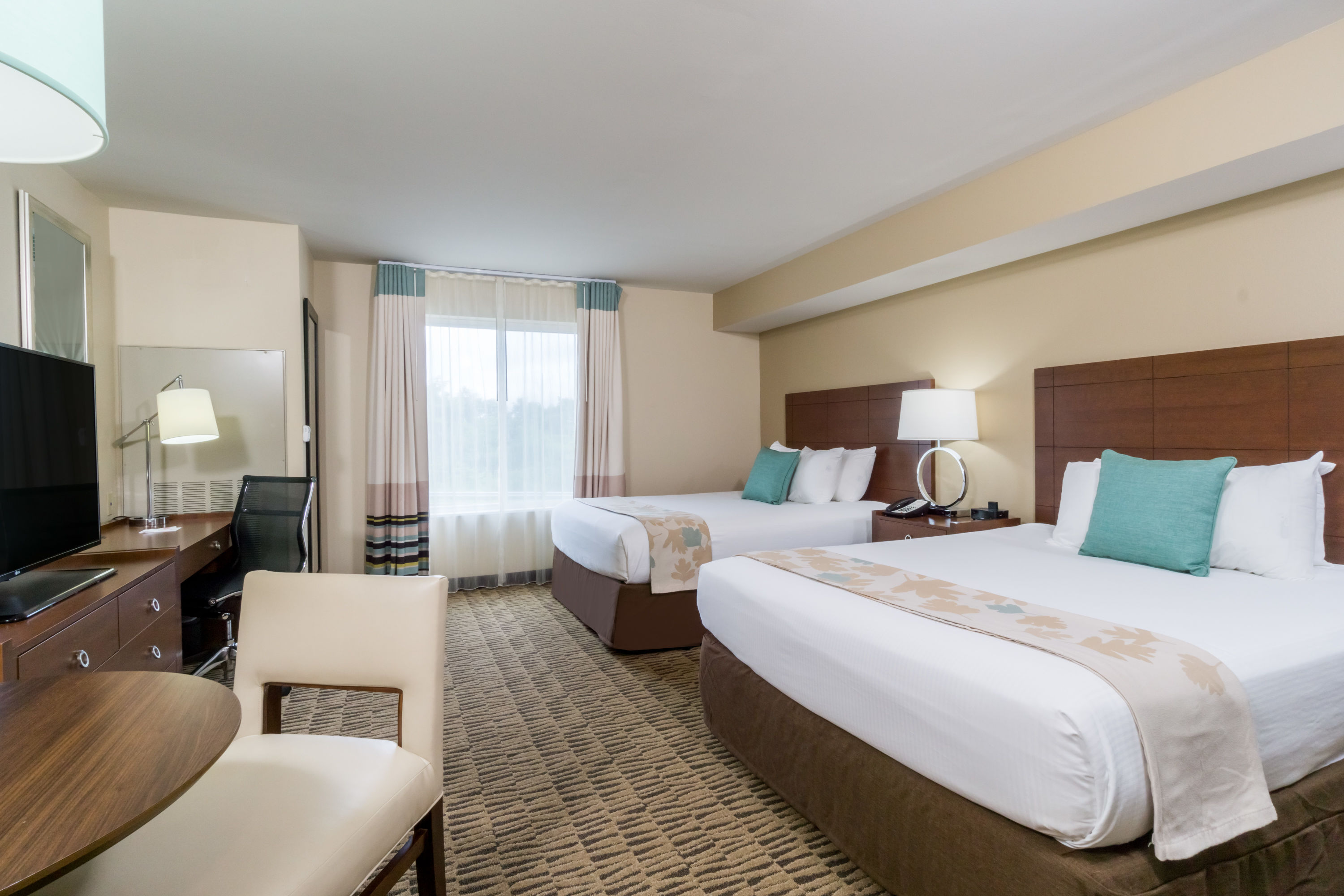 Guest room at the Hawthorn Suites by Wyndham Wheeling at the Highlands in Triadelphia, West Virginia