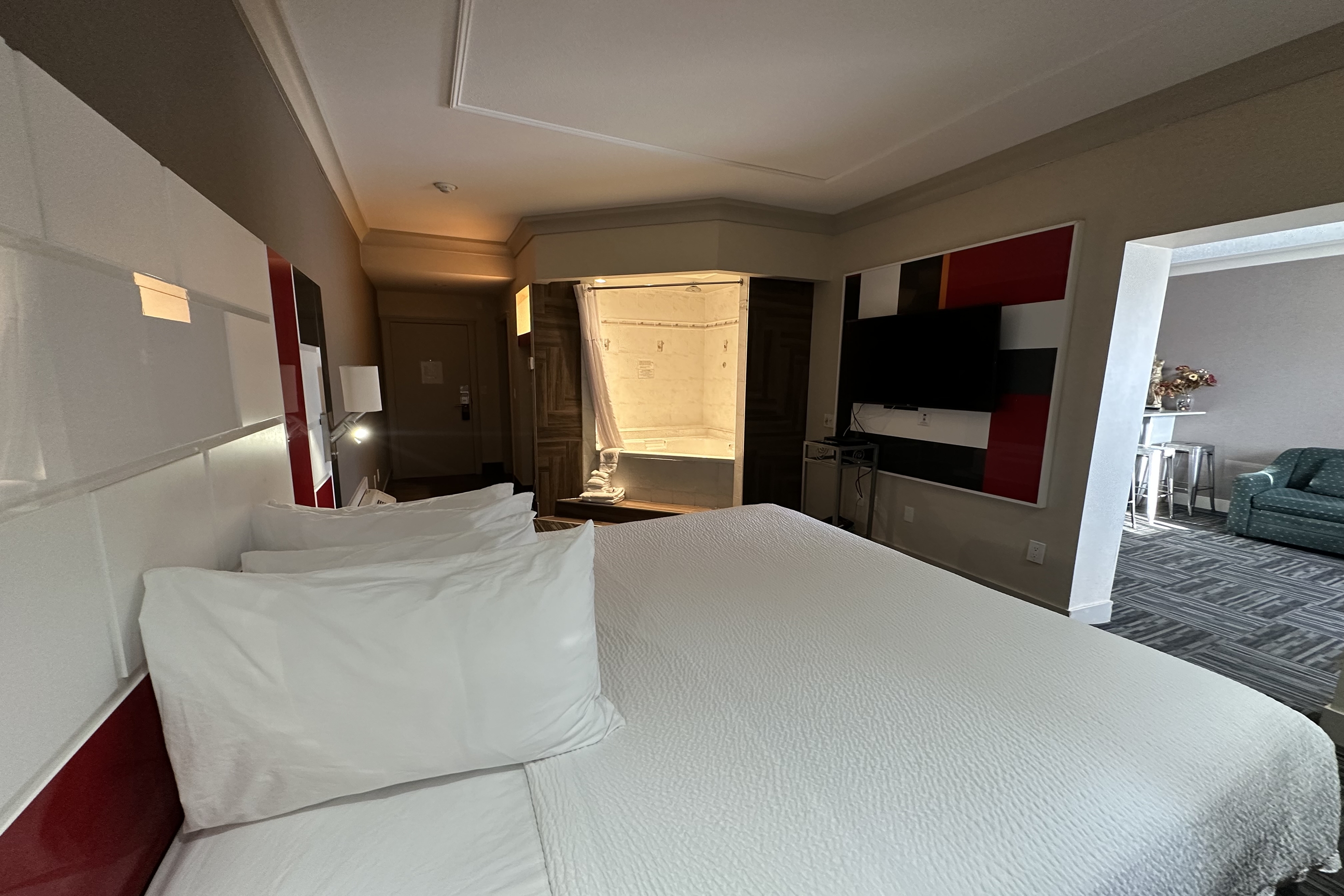 Guest room at the Baymont by Wyndham Medicine Hat in Medicine Hat, Alberta