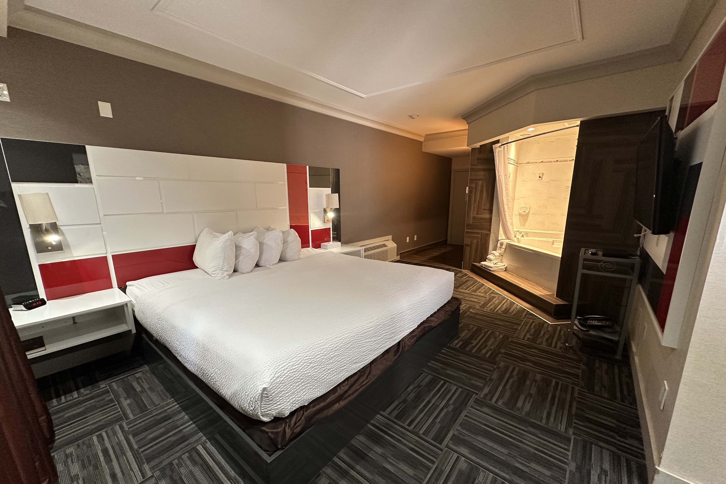 Guest room at the Baymont by Wyndham Medicine Hat in Medicine Hat, Alberta