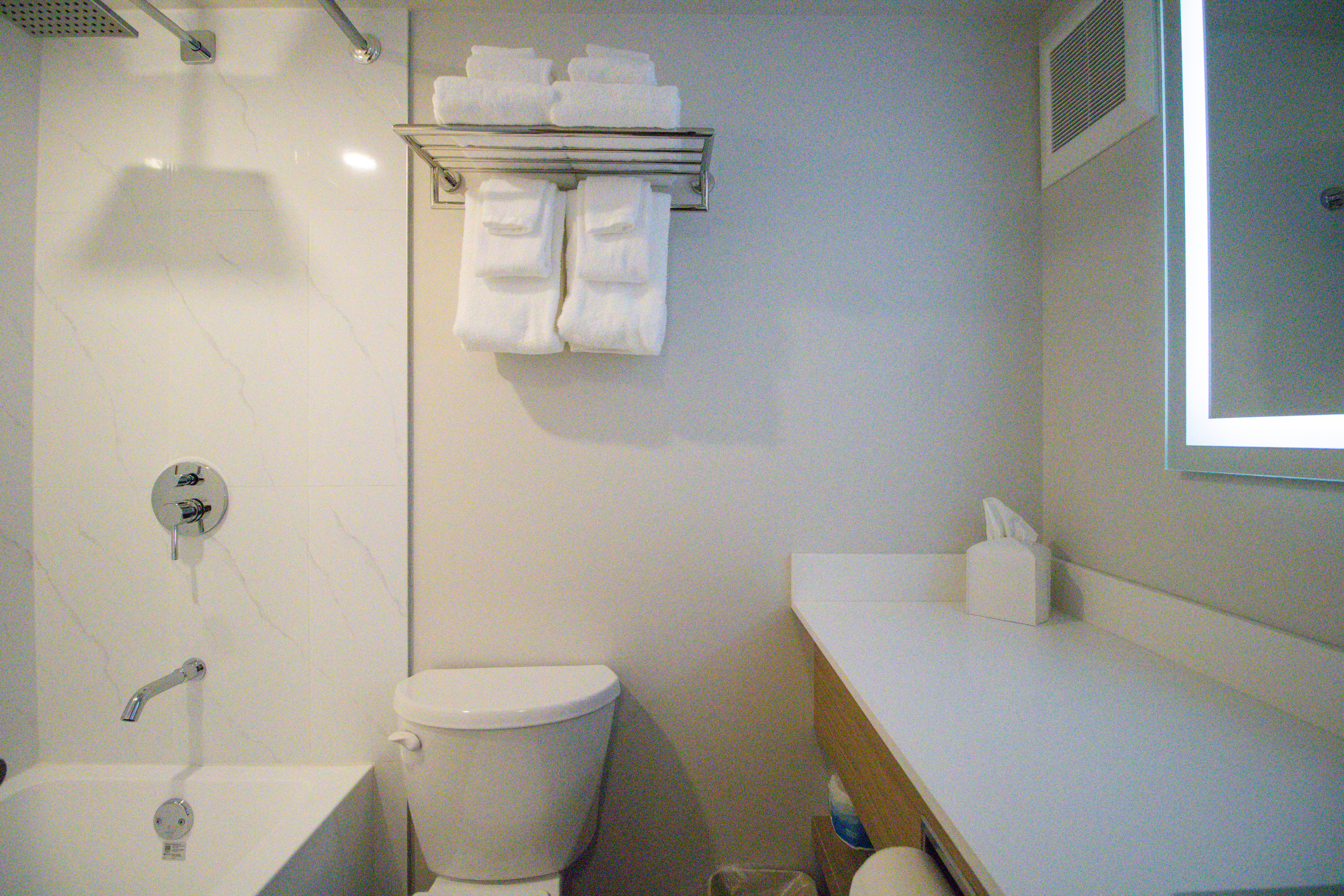 Guest room bath at the Baymont by Wyndham Gold River in Gold River, British Columbia