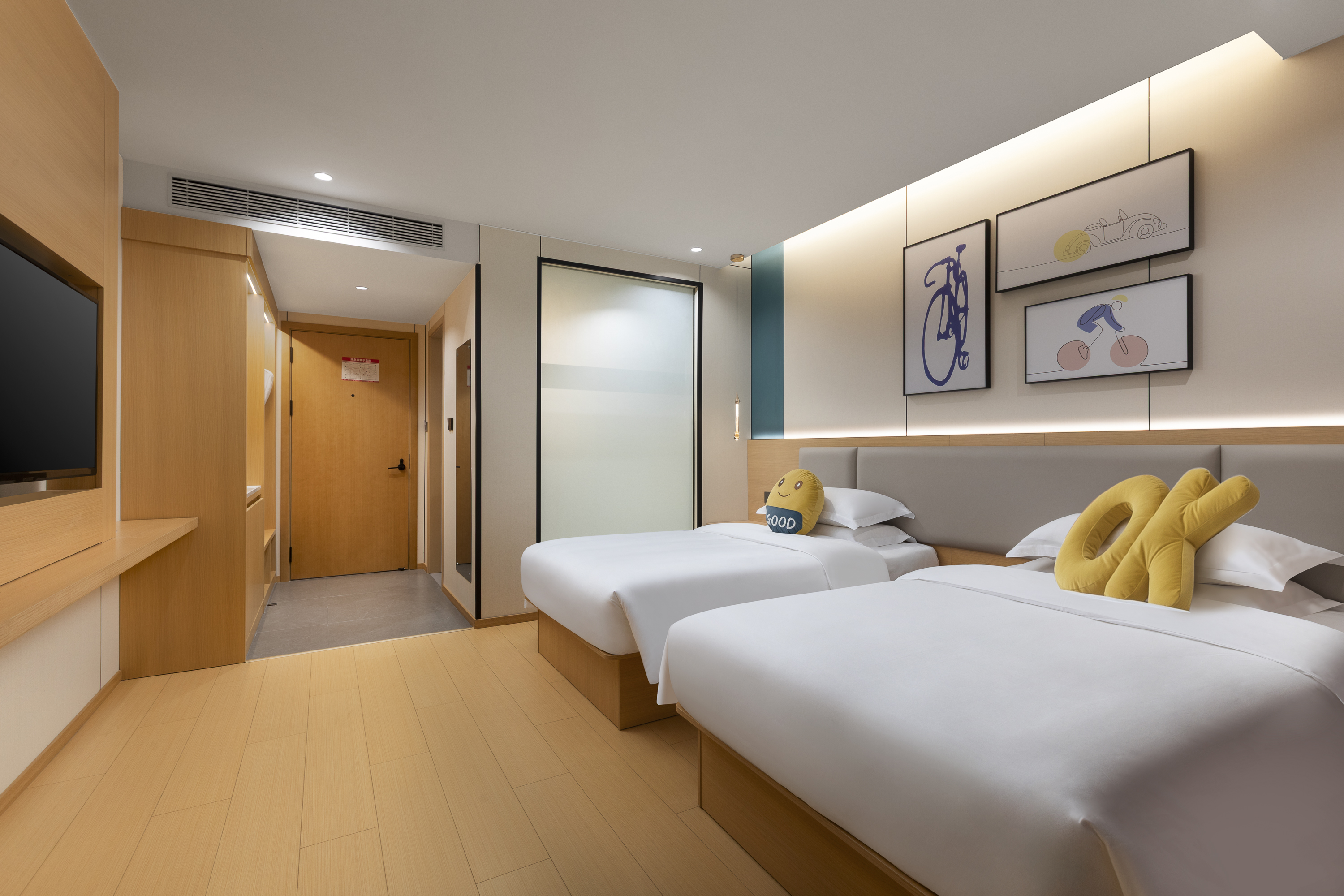Guest room at the Baymont Kunming Economic Development Zone in Kunming, Other than US/Canada