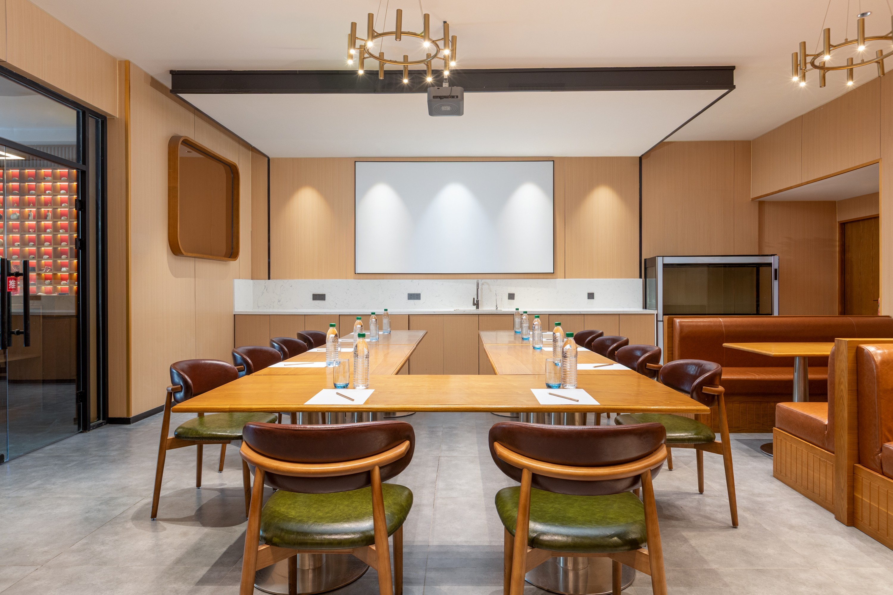 Meeting room at Baymont Urumqi Tieluju Metro Station in Urumqi, Other than US/Canada