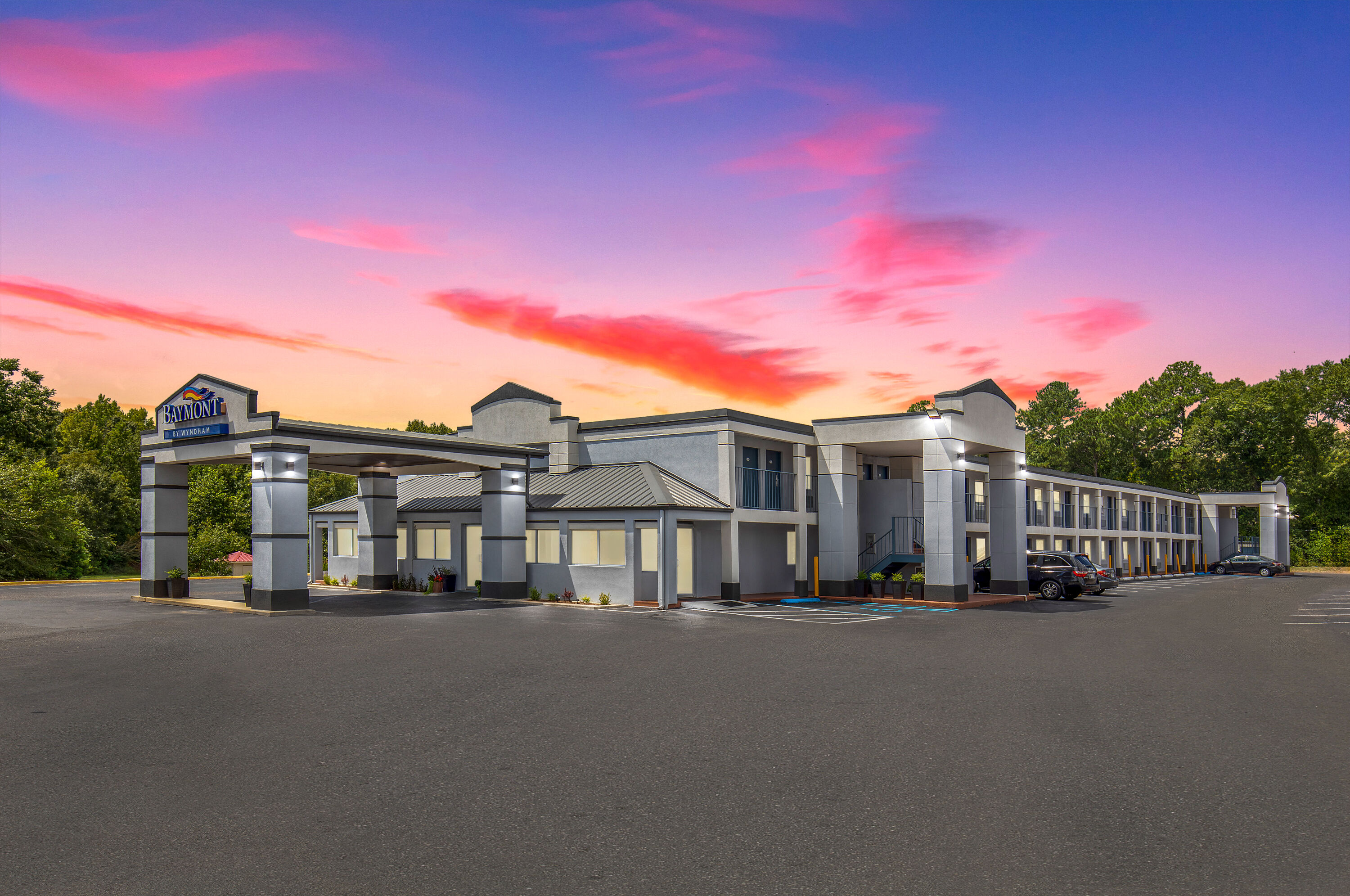 Exterior Dusk Image of Baymont by Wyndham Dothan hotel in Dothan, Alabama
