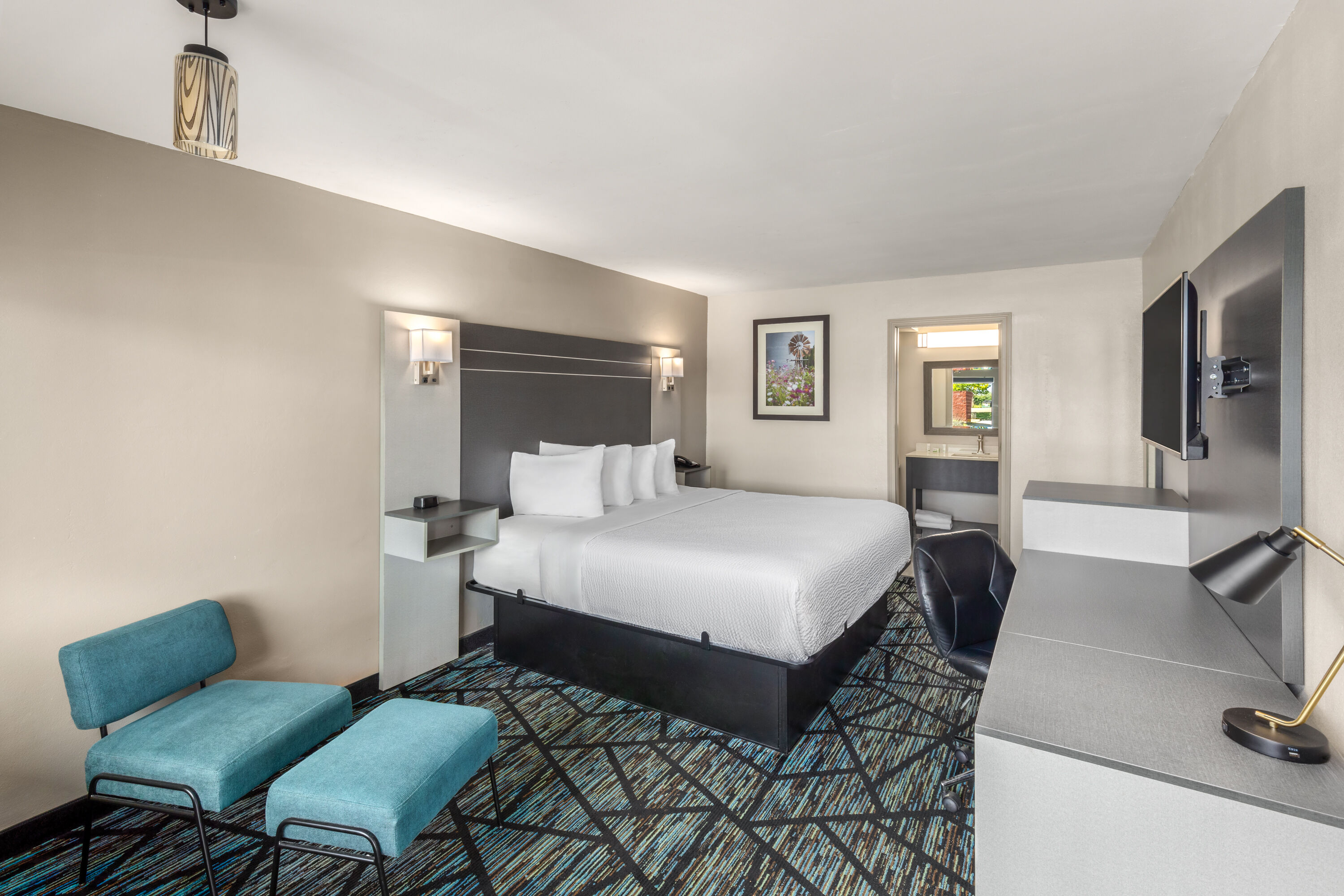 Guest room at the Baymont by Wyndham Dothan in Dothan, Alabama