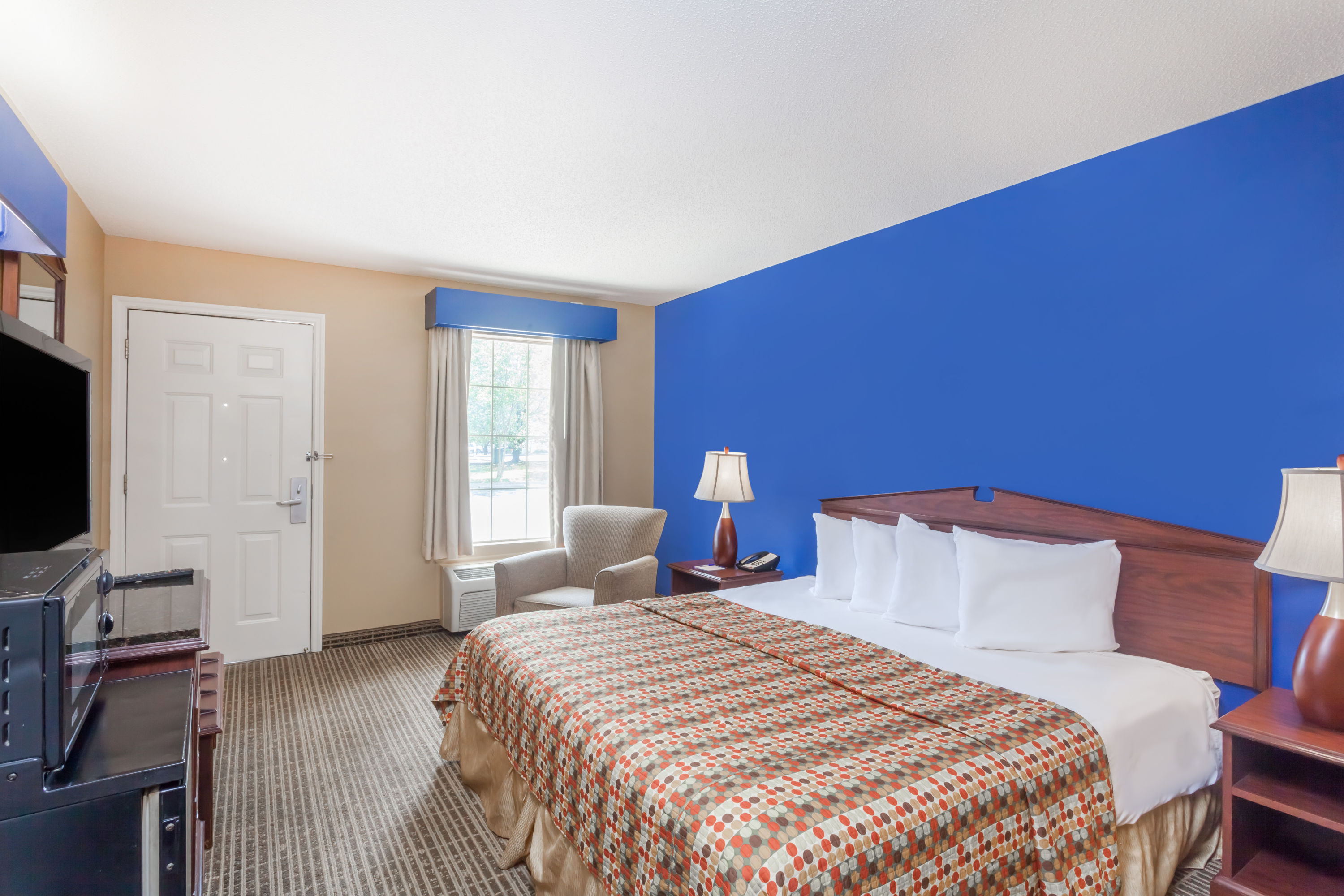 Baymont Inn And Suites Decatur Al Guest room at the Baymont Inn & Suites Florence/Muscle Shoals in
