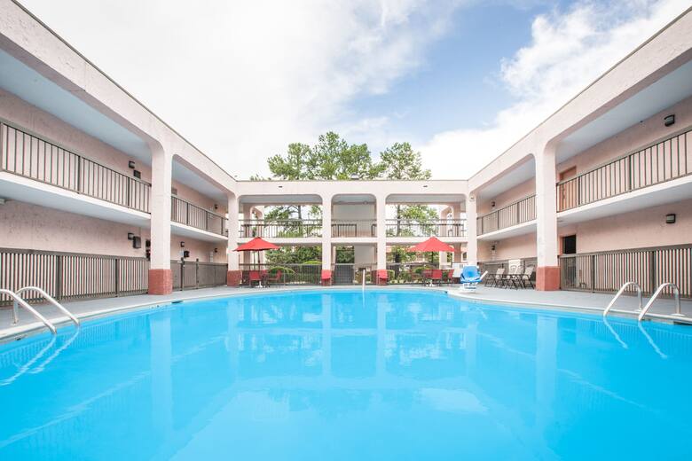 Pool at the Baymont Inn & Suites Mobile/ I-65 in Mobile, Alabama