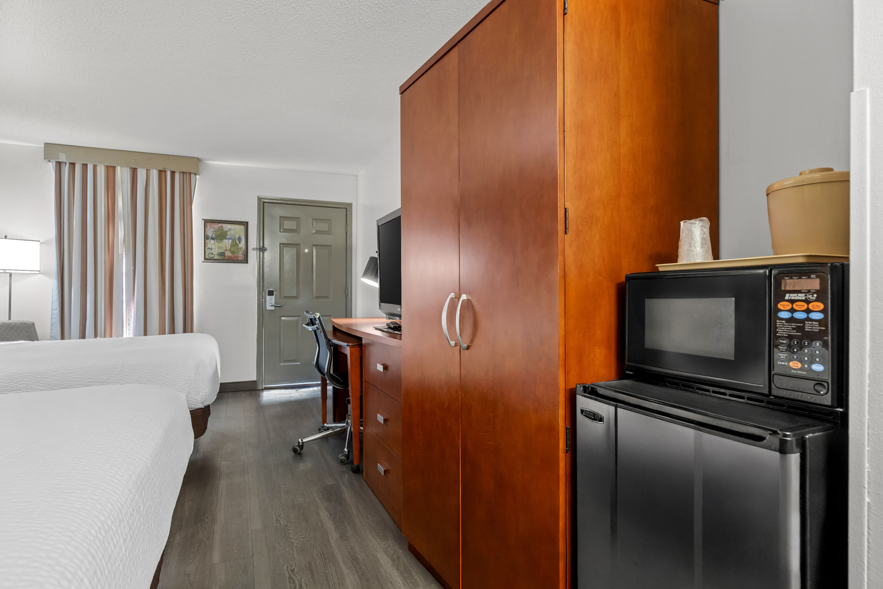 Double bed guest room at the Baymont by Wyndham Tuscaloosa in Tuscaloosa, Alabama