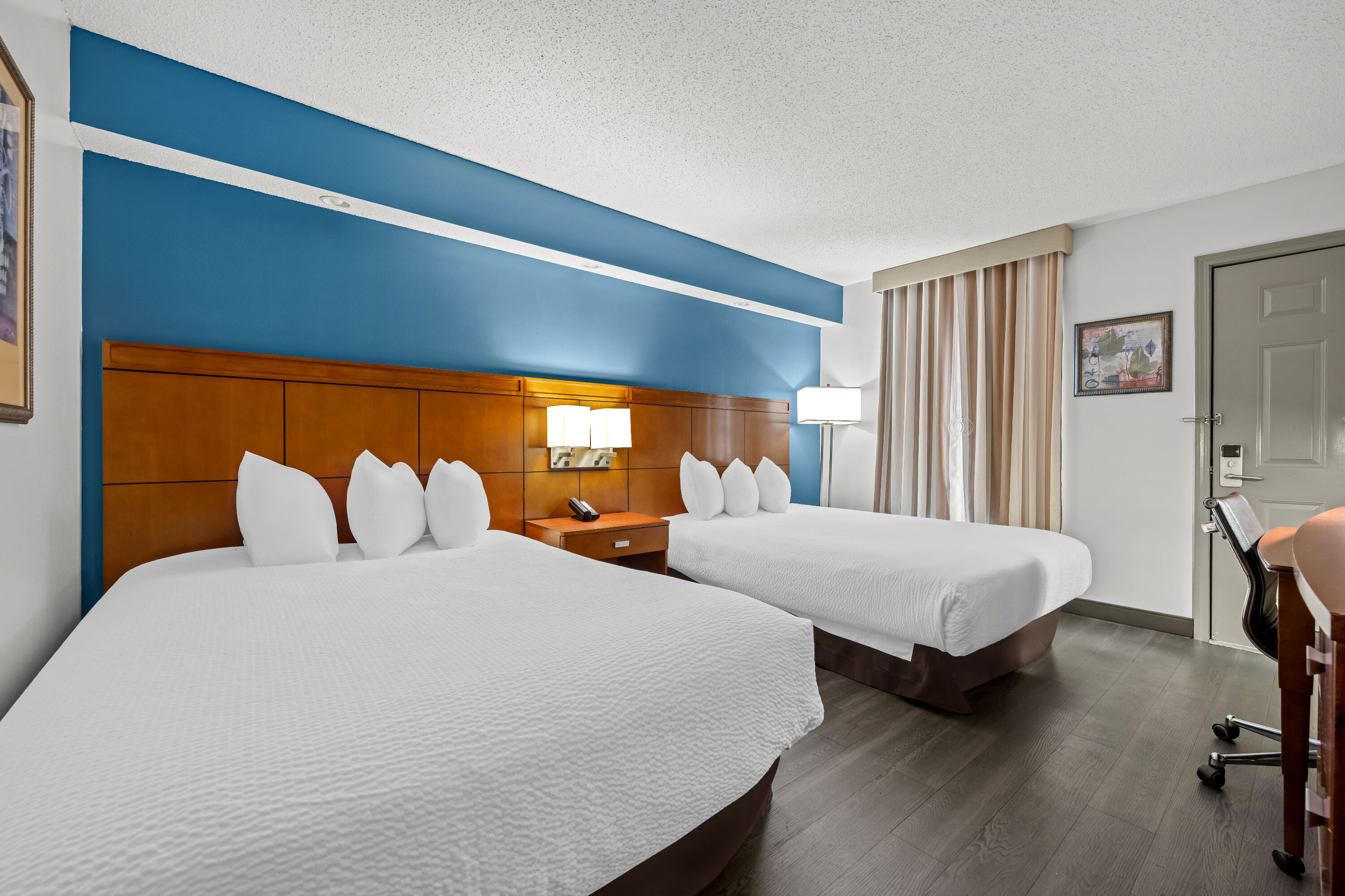 Double bed guest room at the Baymont by Wyndham Tuscaloosa in Tuscaloosa, Alabama