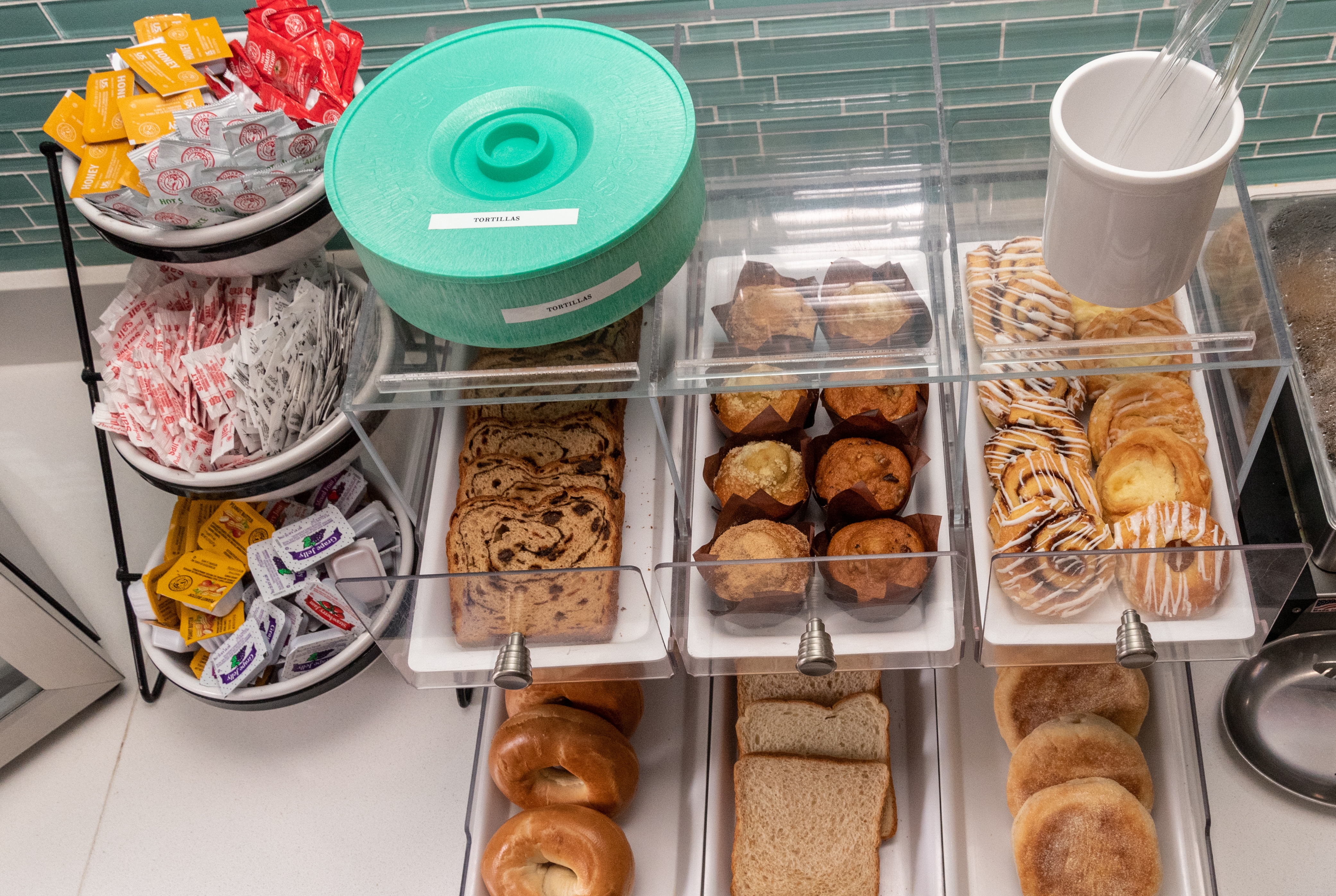 Baymont by Wyndham Caddo Valley/Arkadelphia restaurant buffet in Caddo Valley, Arkansas