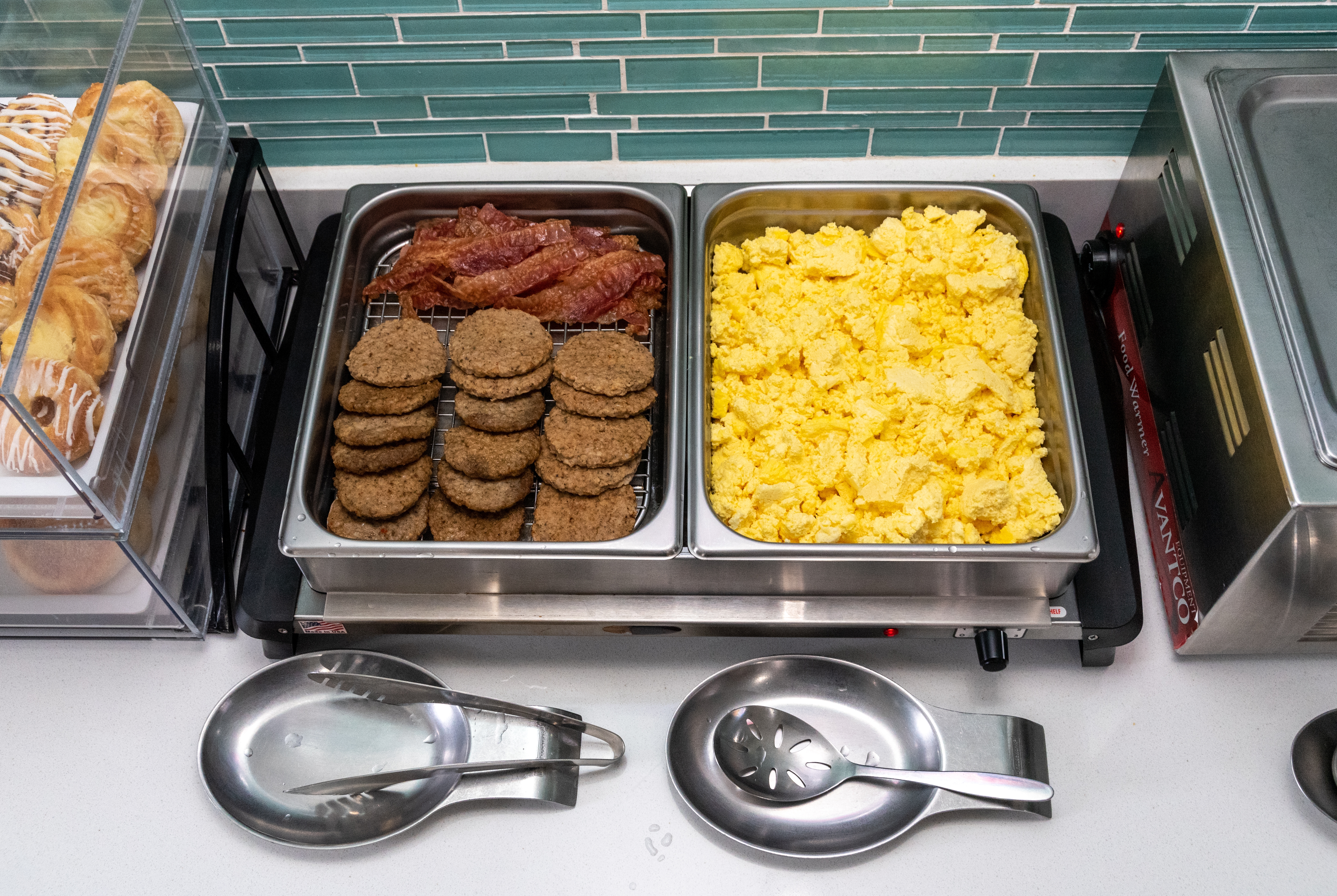 Baymont by Wyndham Caddo Valley/Arkadelphia restaurant buffet in Caddo Valley, Arkansas