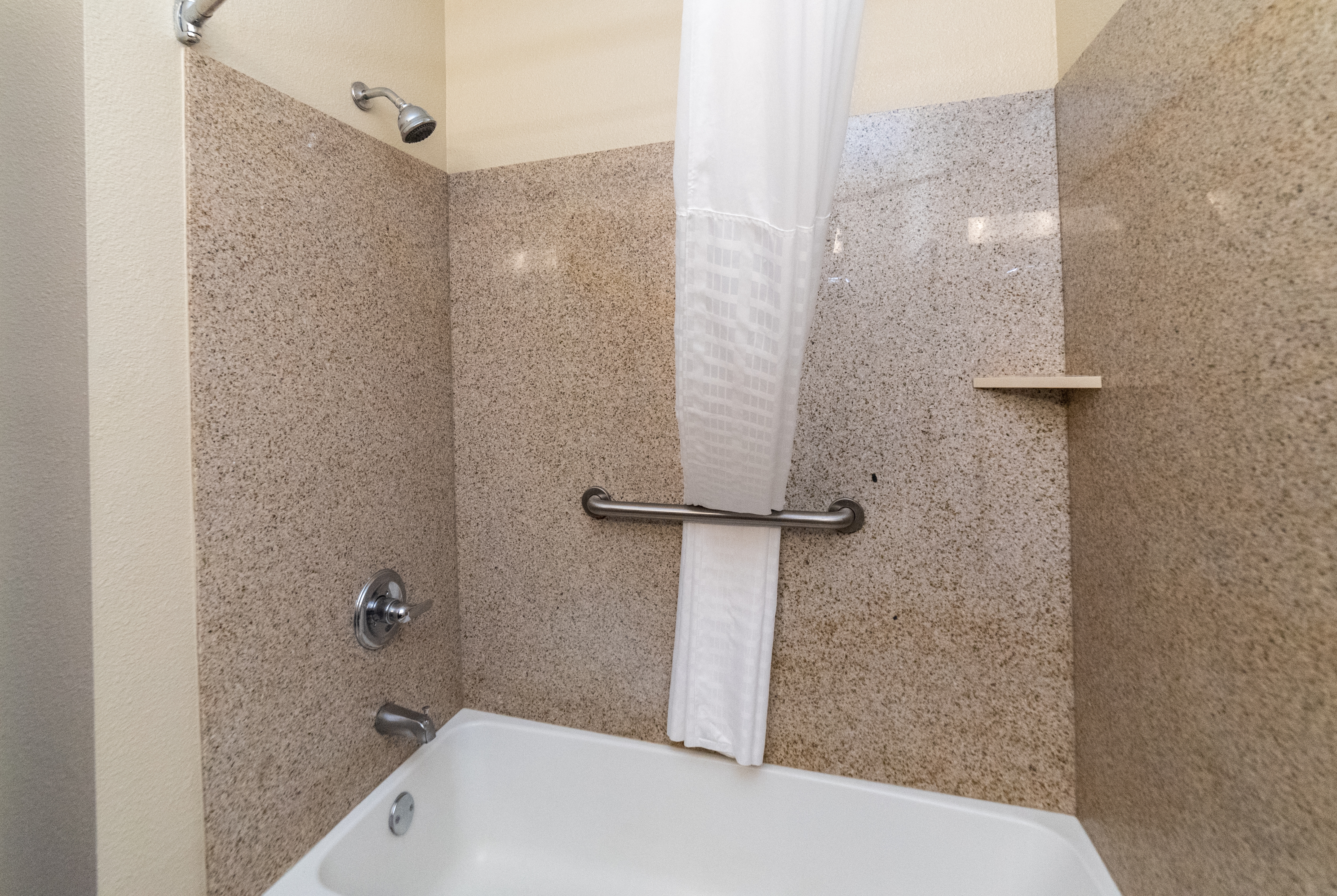 Guest room bath at the Baymont by Wyndham Caddo Valley/Arkadelphia in Caddo Valley, Arkansas