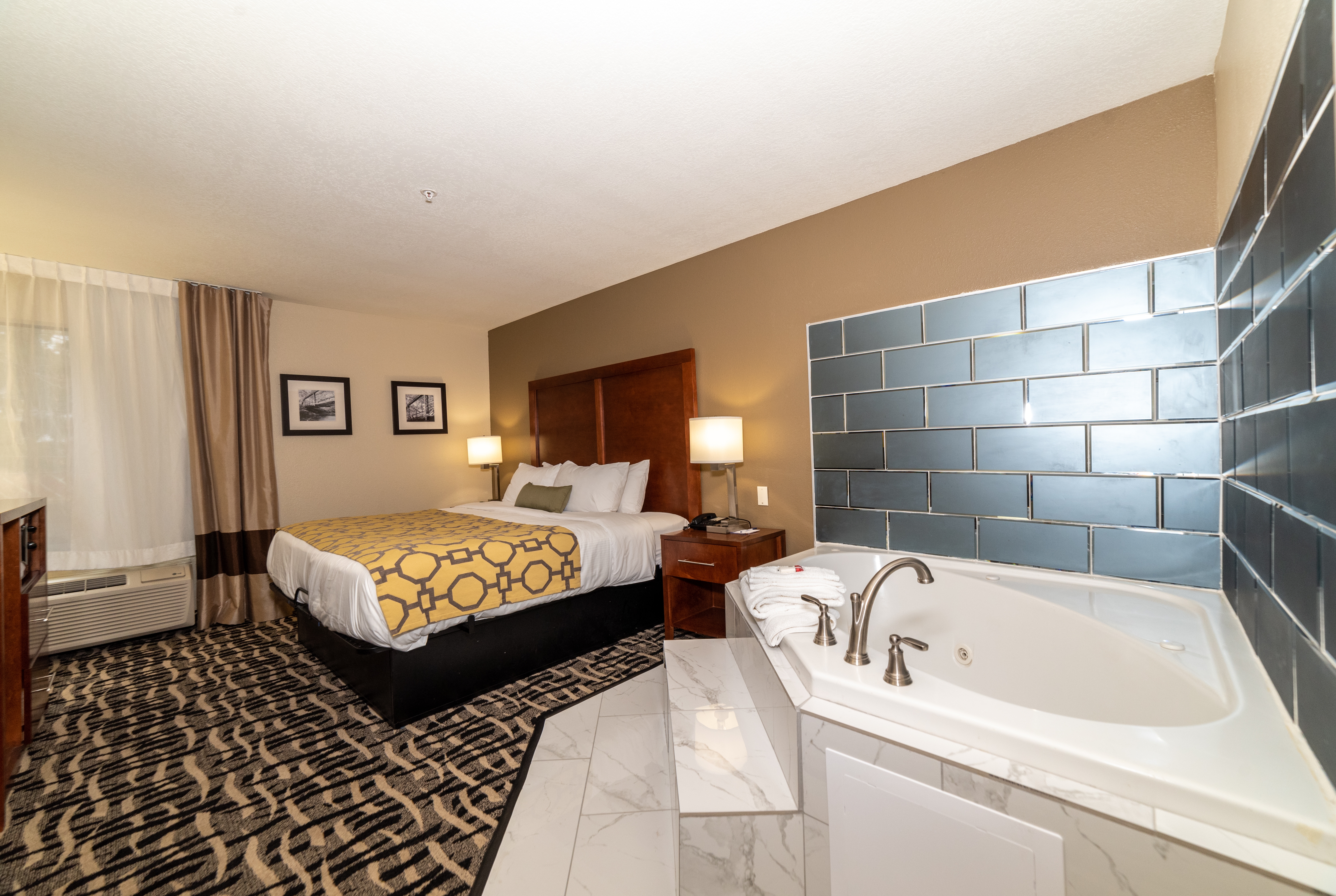 Guest room at the Baymont by Wyndham Caddo Valley/Arkadelphia in Caddo Valley, Arkansas
