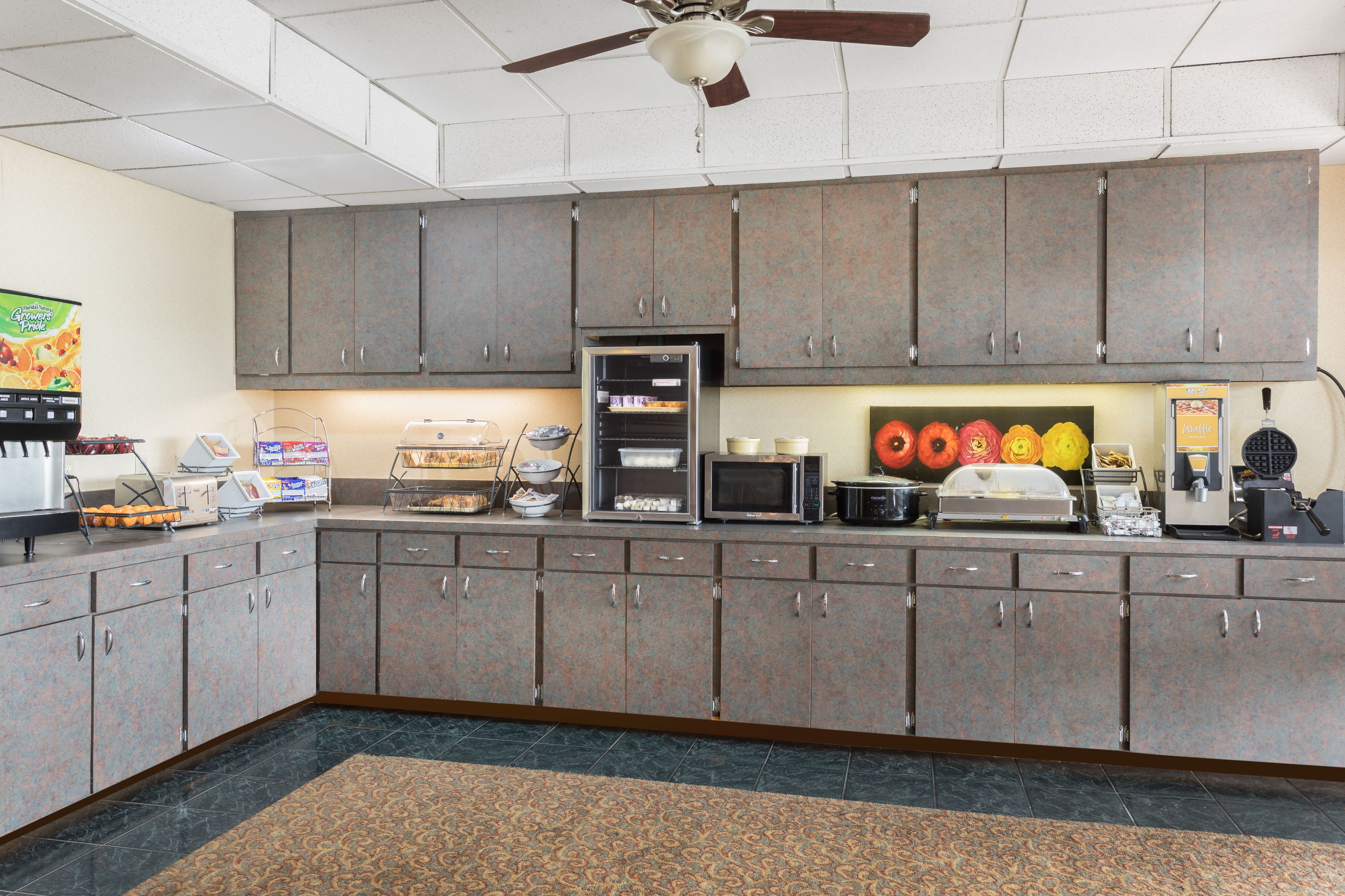 Free breakfast at Baymont by Wyndham Fayetteville in Fayetteville, Arkansas