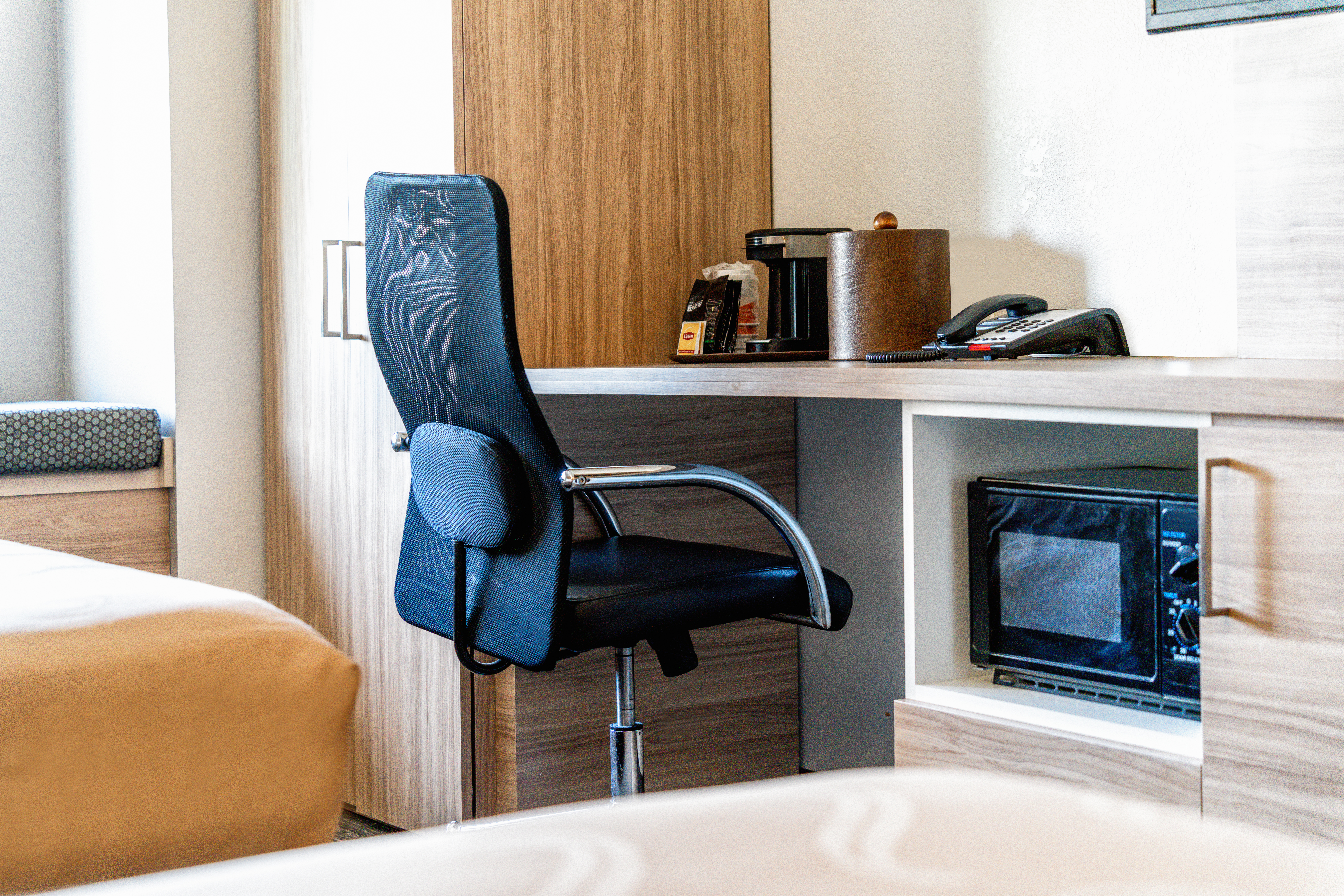 Guest room at the Baymont by Wyndham Chandler I-10 in Chandler, Arizona