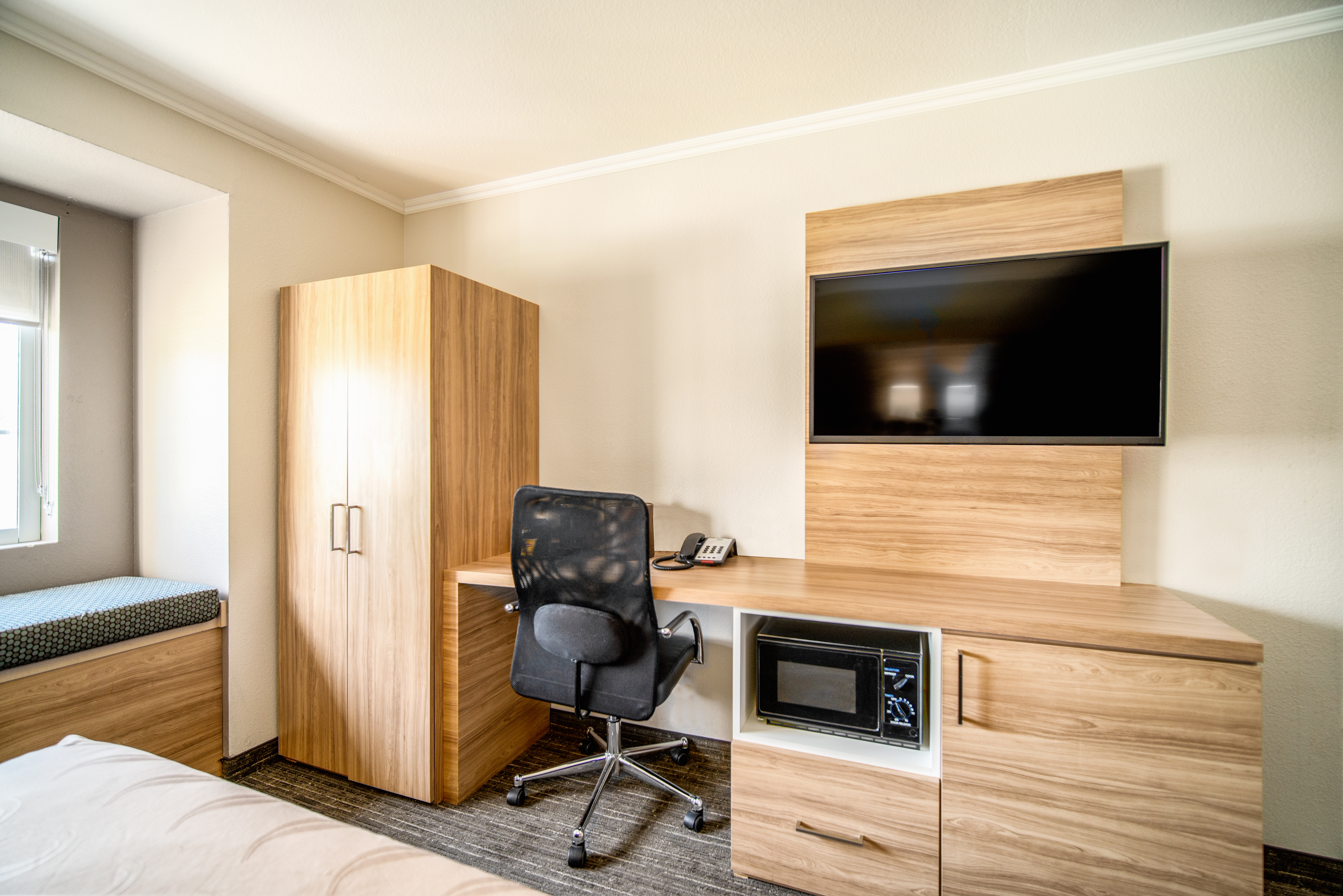 Guest room at the Baymont by Wyndham Chandler I-10 in Chandler, Arizona