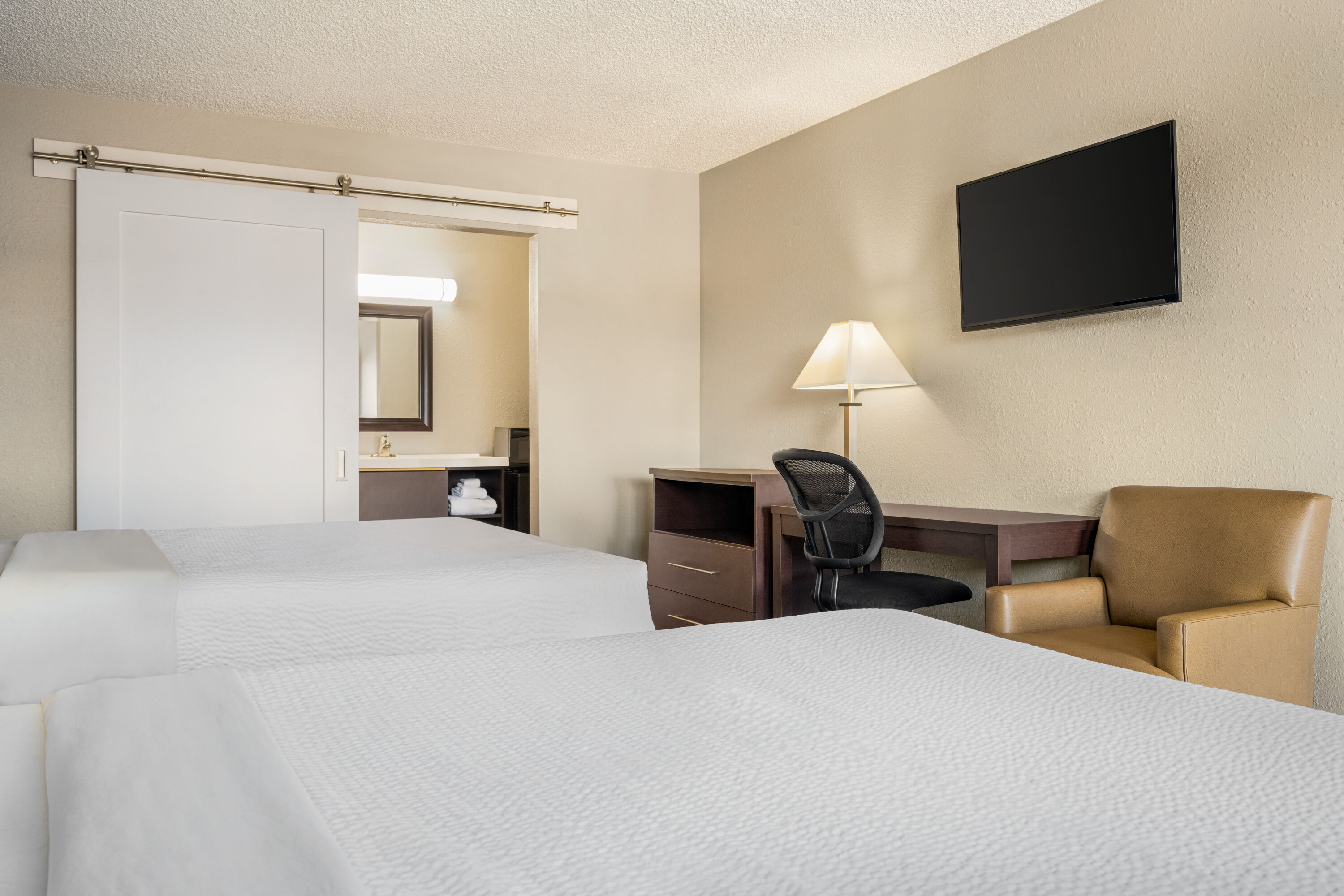 Guest room at the Baymont by Wyndham Kingman in Kingman, Arizona