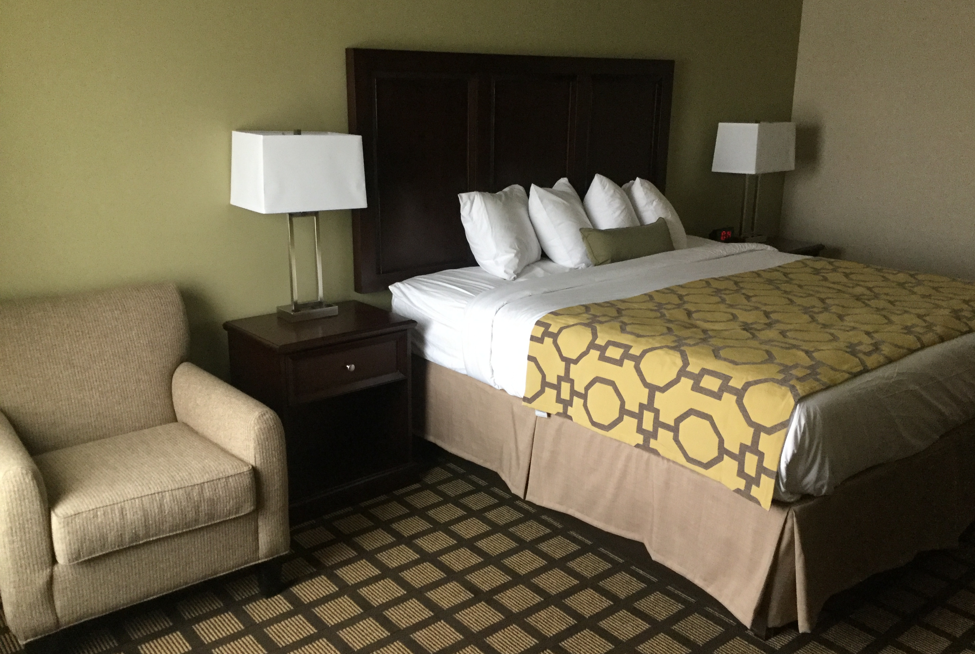 King bed guest room at the Baymont by Wyndham Page Lake Powell in Page, Arizona