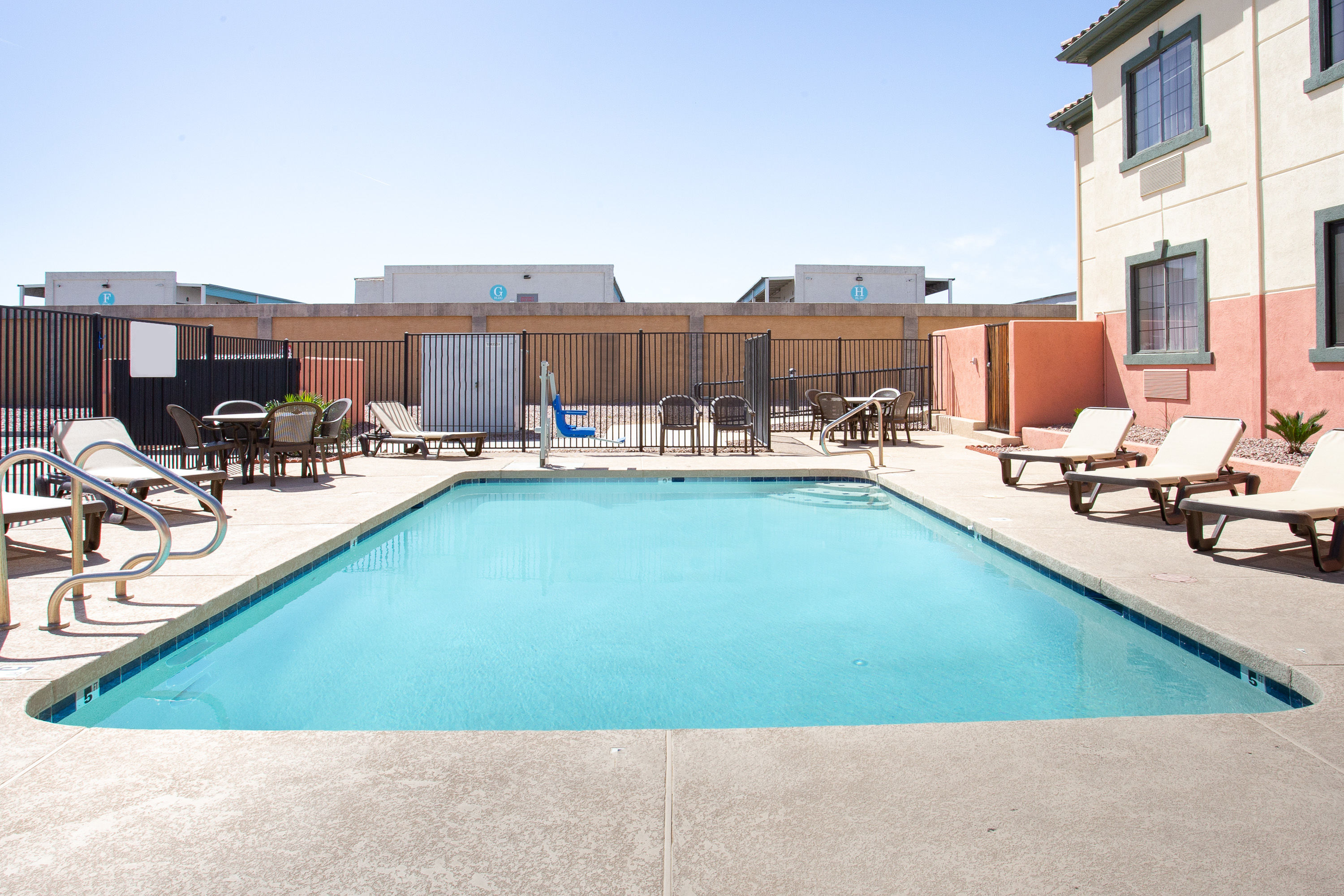 Baymont By Wyndham Phoenix I 10 Near 51st Ave Phoenix Az Hotels