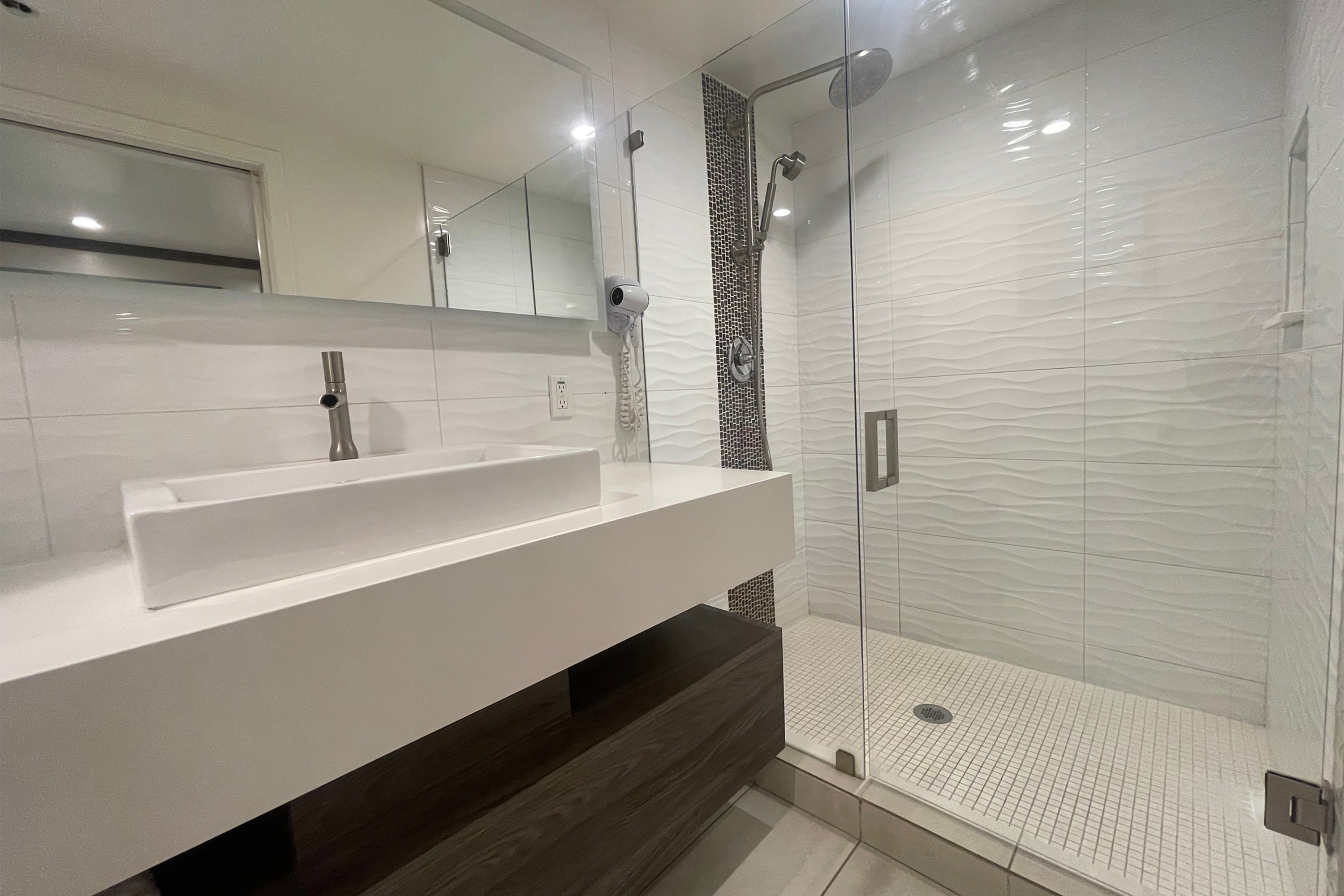 Guest room at the Baymont Inn & Suites by Wyndham Tempe University/Phoenix in Tempe, Arizona