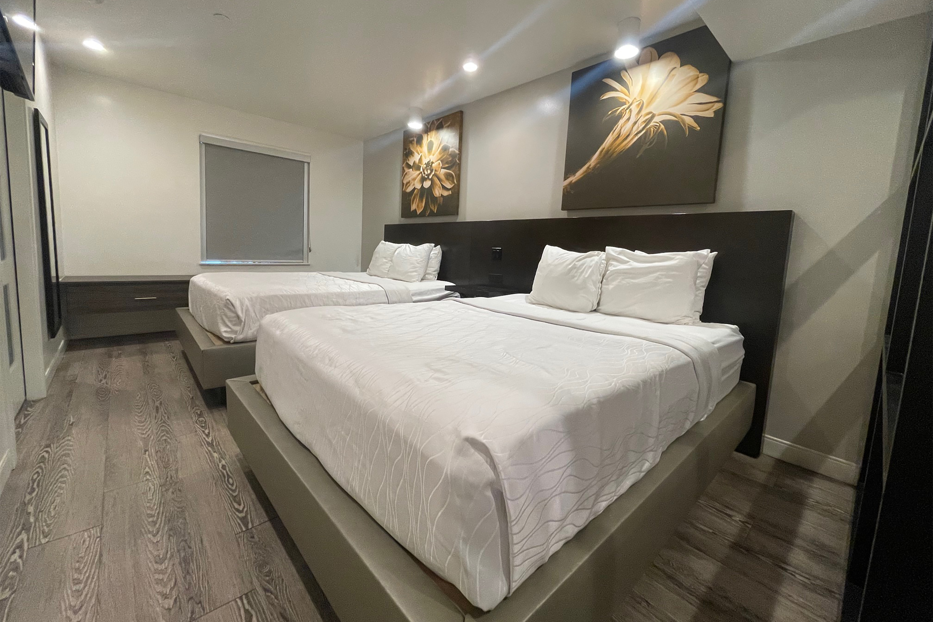 Guest room at the Baymont Inn & Suites by Wyndham Tempe University/Phoenix in Tempe, Arizona