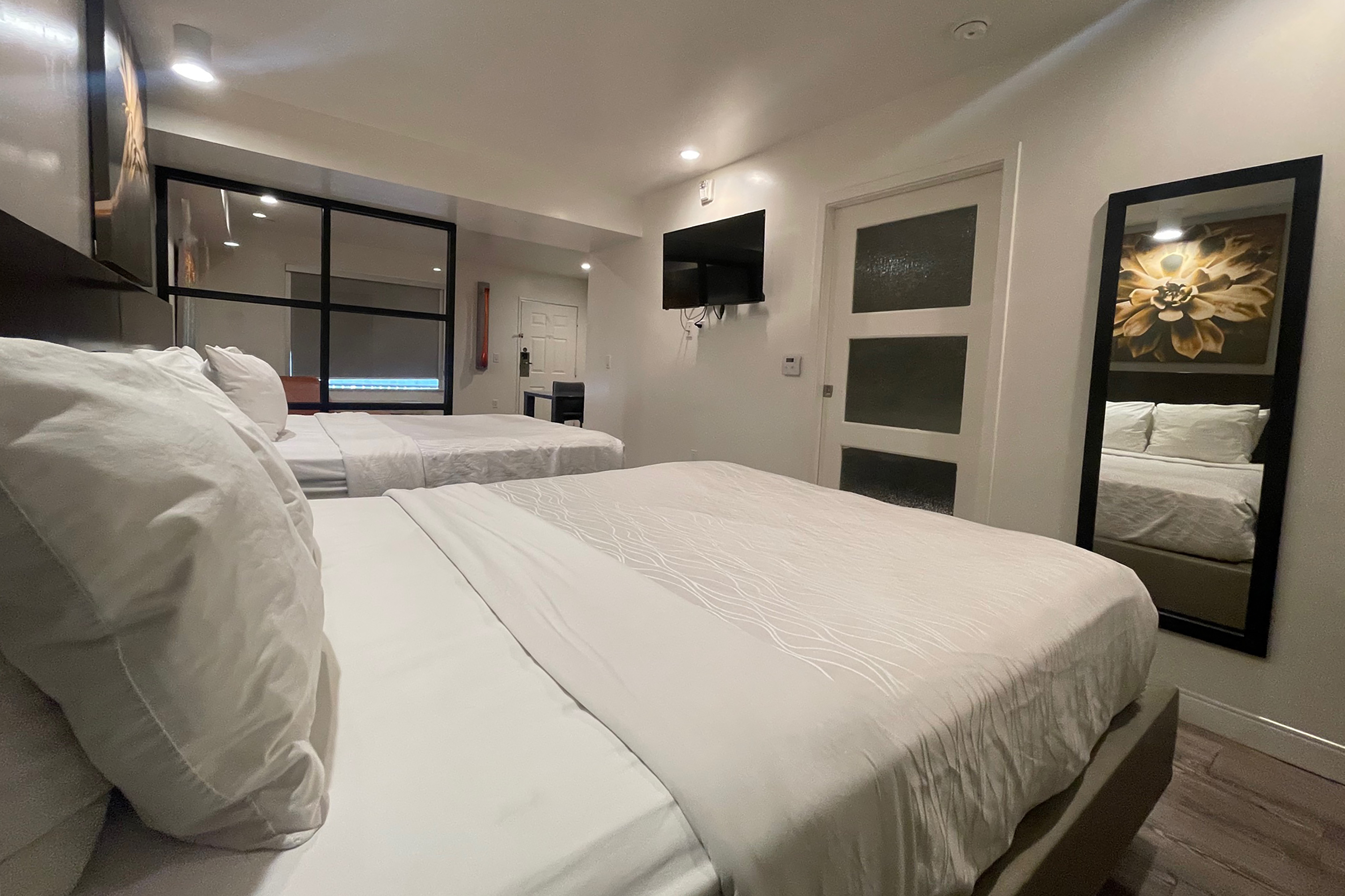 Guest room at the Baymont Inn & Suites by Wyndham Tempe University/Phoenix in Tempe, Arizona