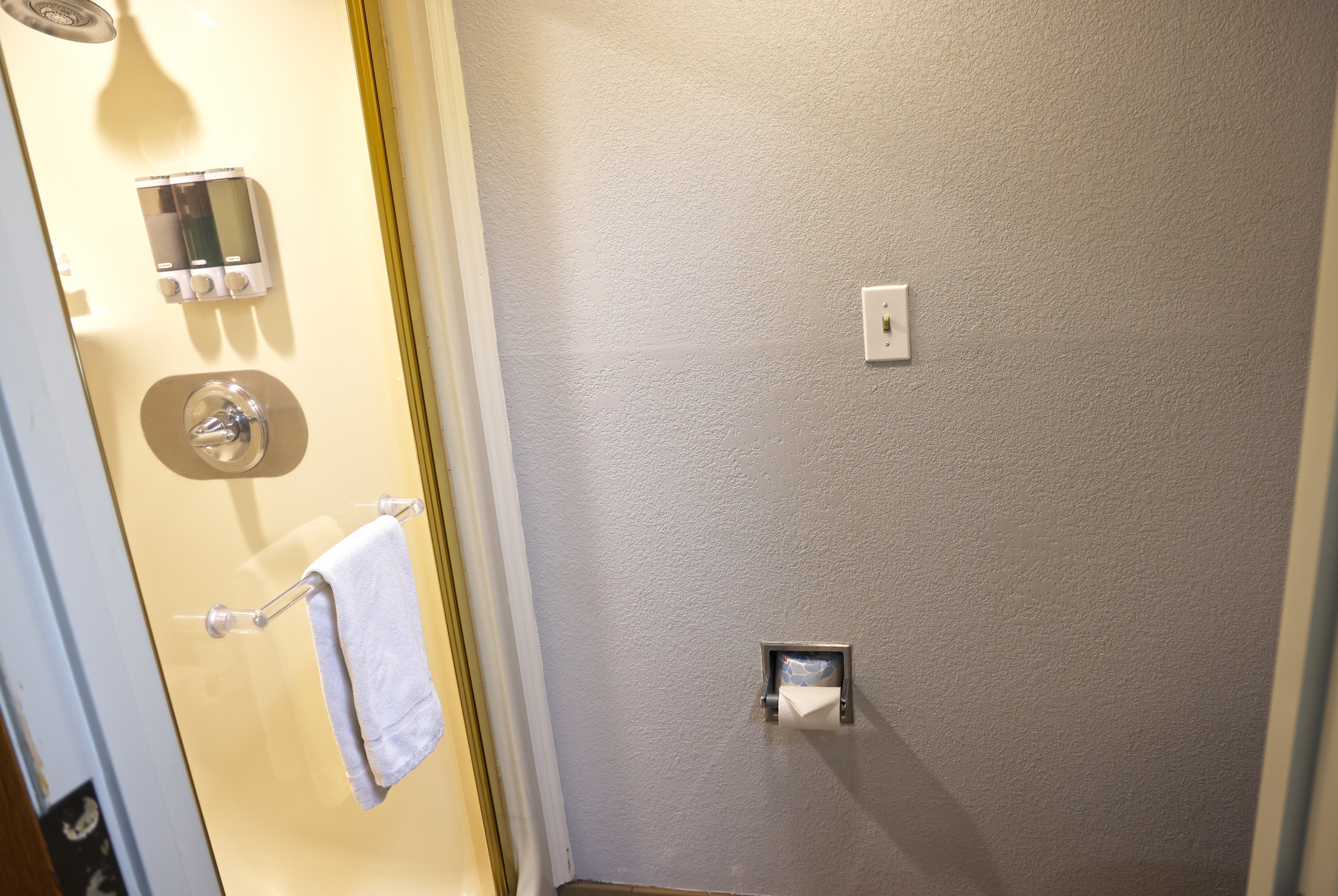 Guest room bath at the Baymont by Wyndham Barstow Historic Route 66 in Barstow, California