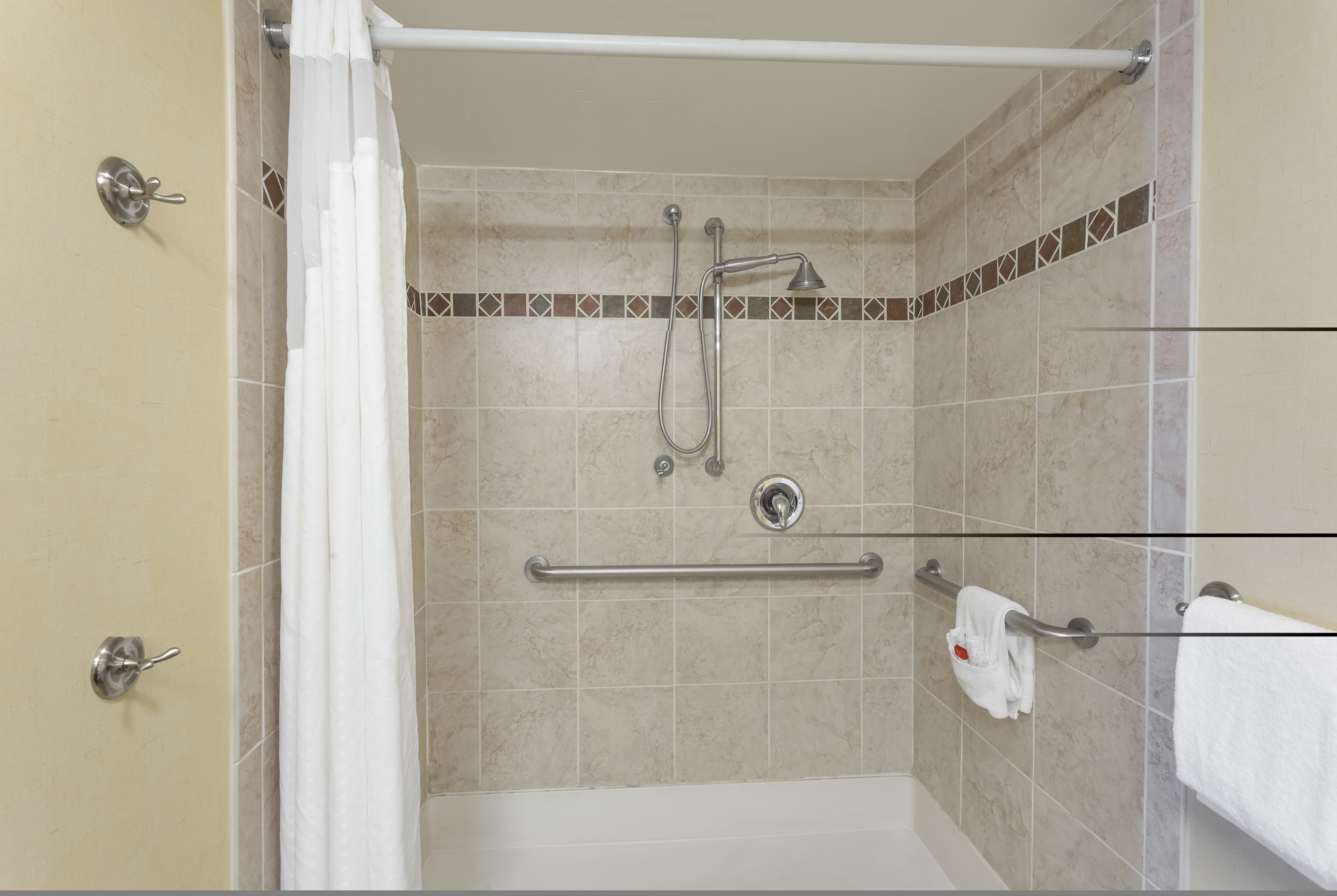 Guest room bath at the Baymont by Wyndham Barstow Historic Route 66 in Barstow, California