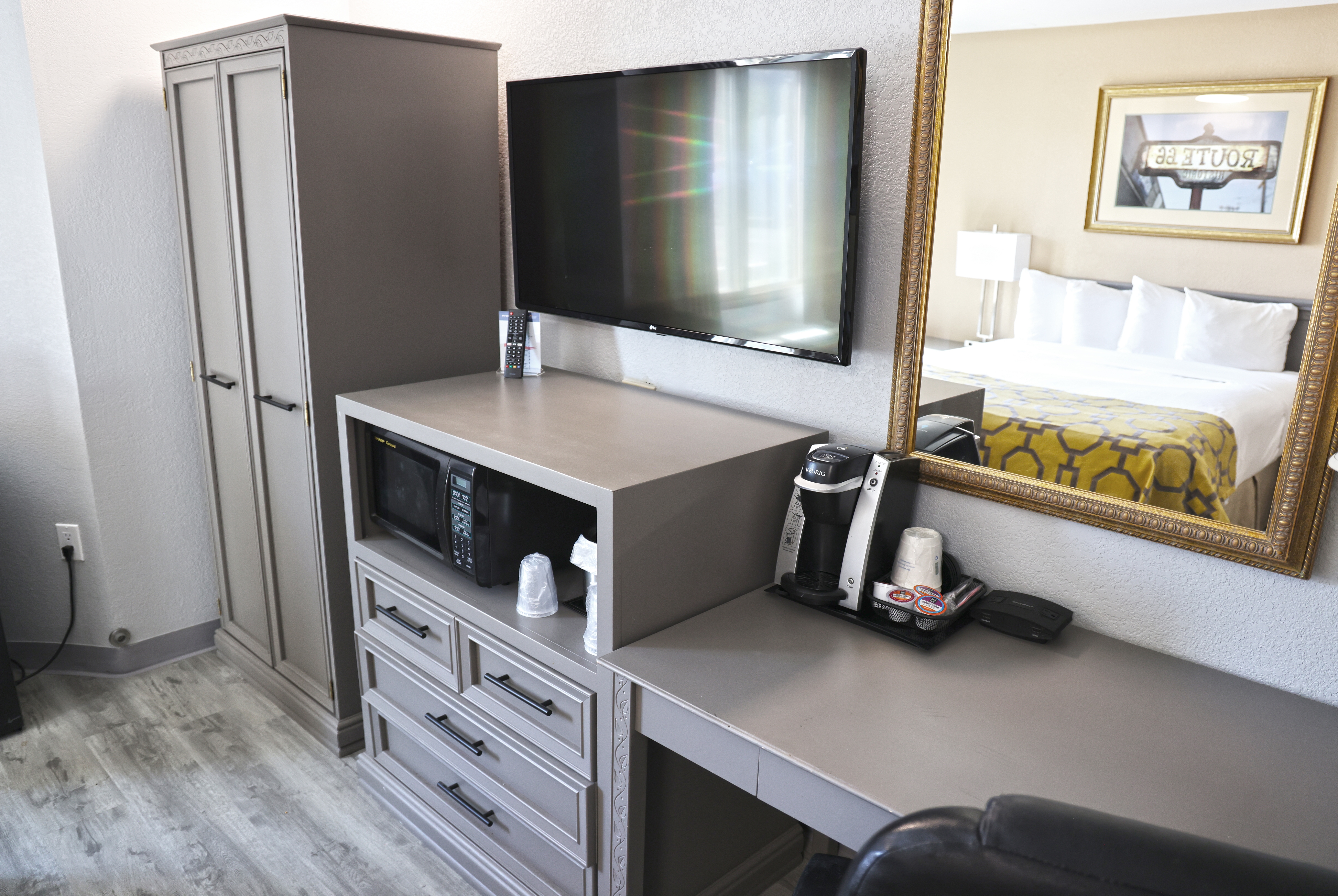 Guest room at the Baymont by Wyndham Barstow Historic Route 66 in Barstow, California