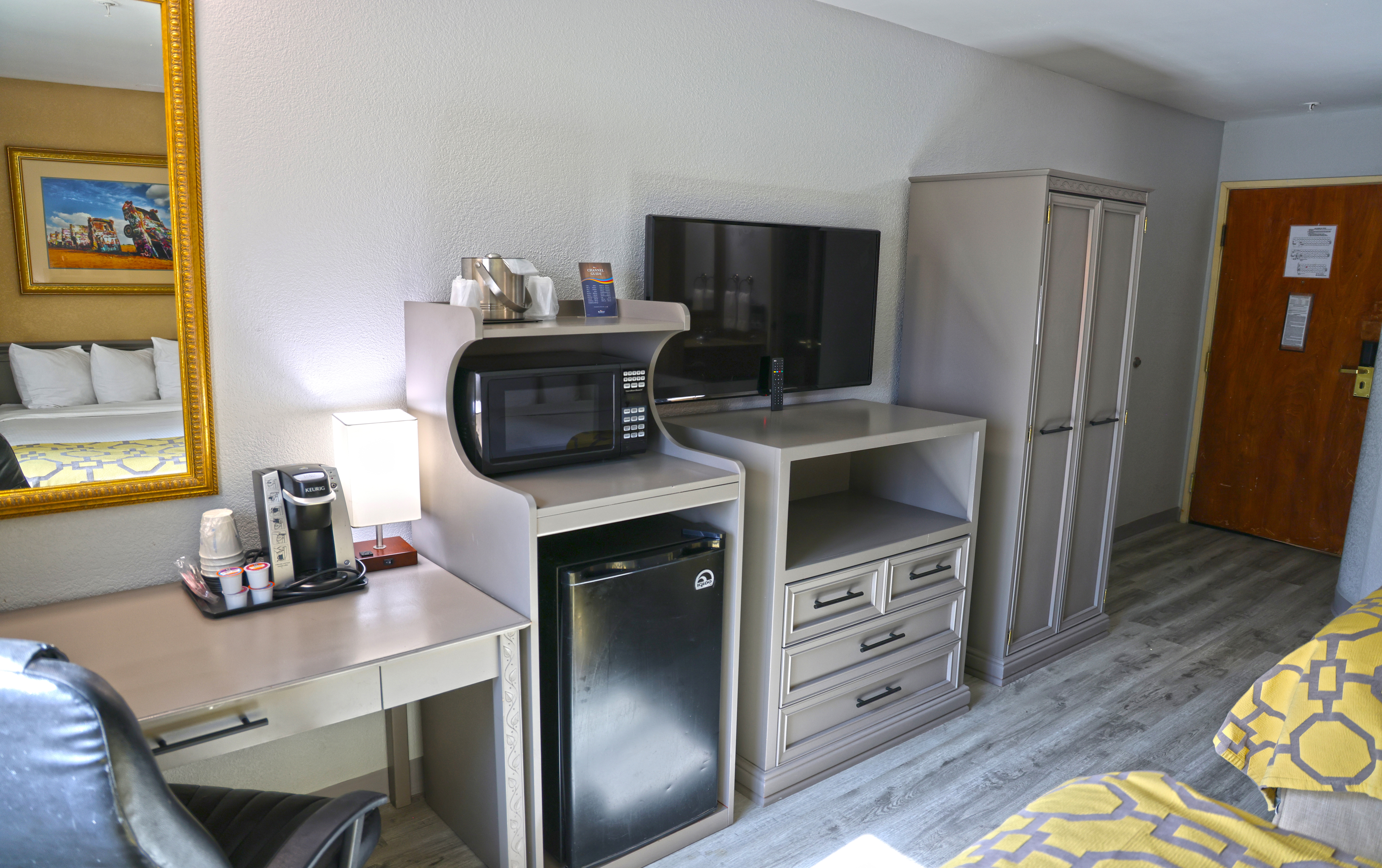 Guest room at the Baymont by Wyndham Barstow Historic Route 66 in Barstow, California