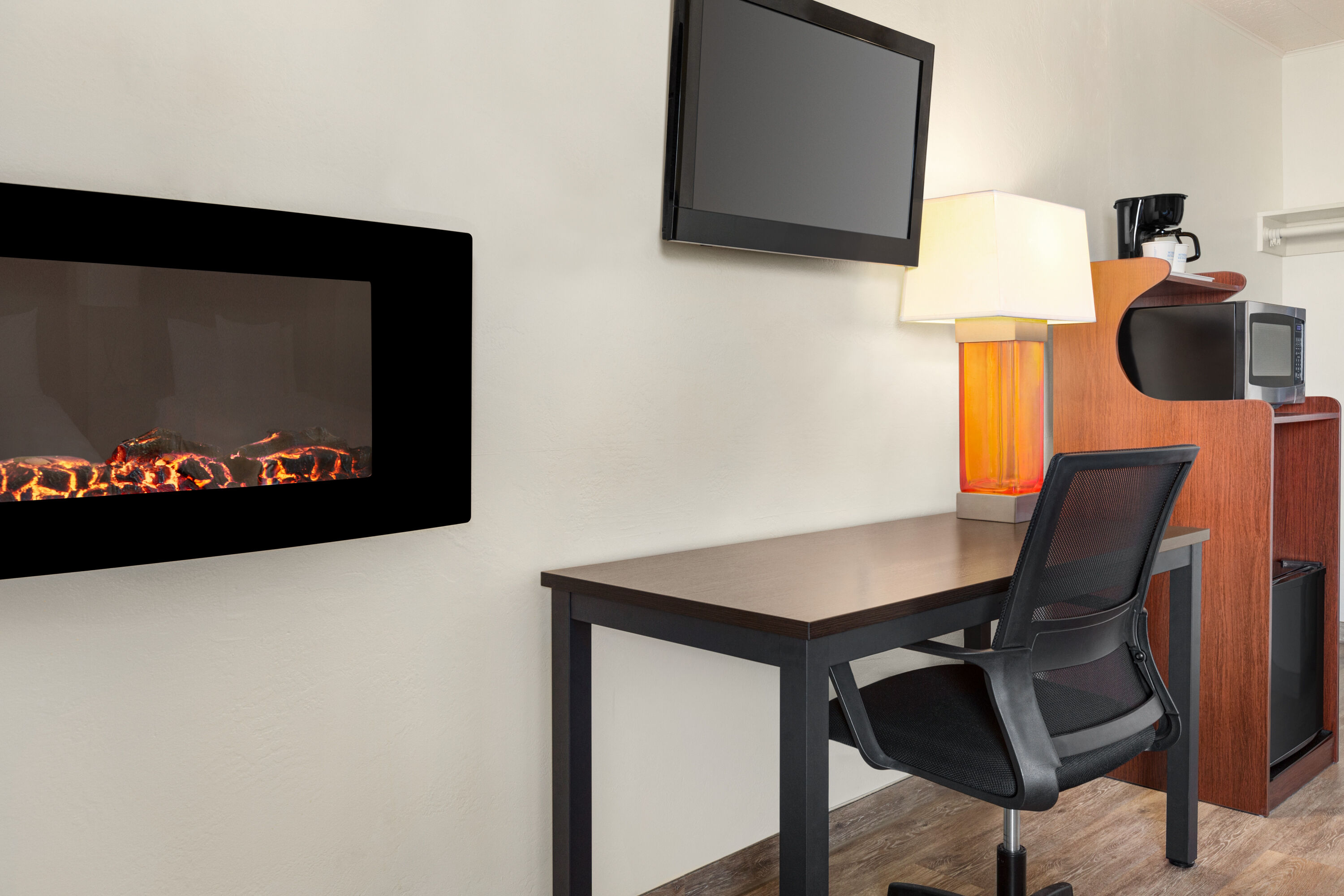 Guest room at the Baymont by Wyndham Fort Bragg in Fort Bragg, California