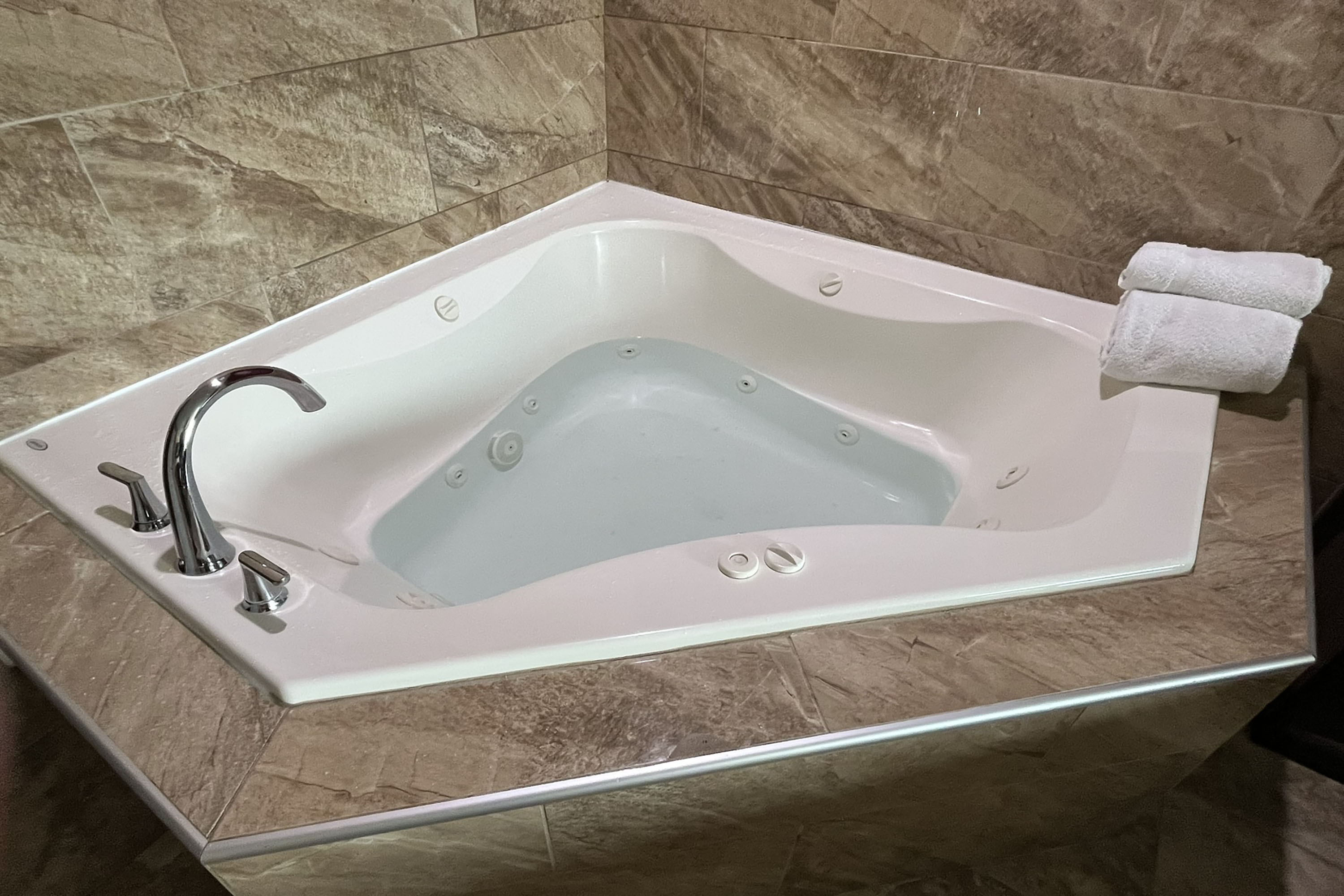 Guest room at the Baymont by Wyndham Manteca in Manteca, California