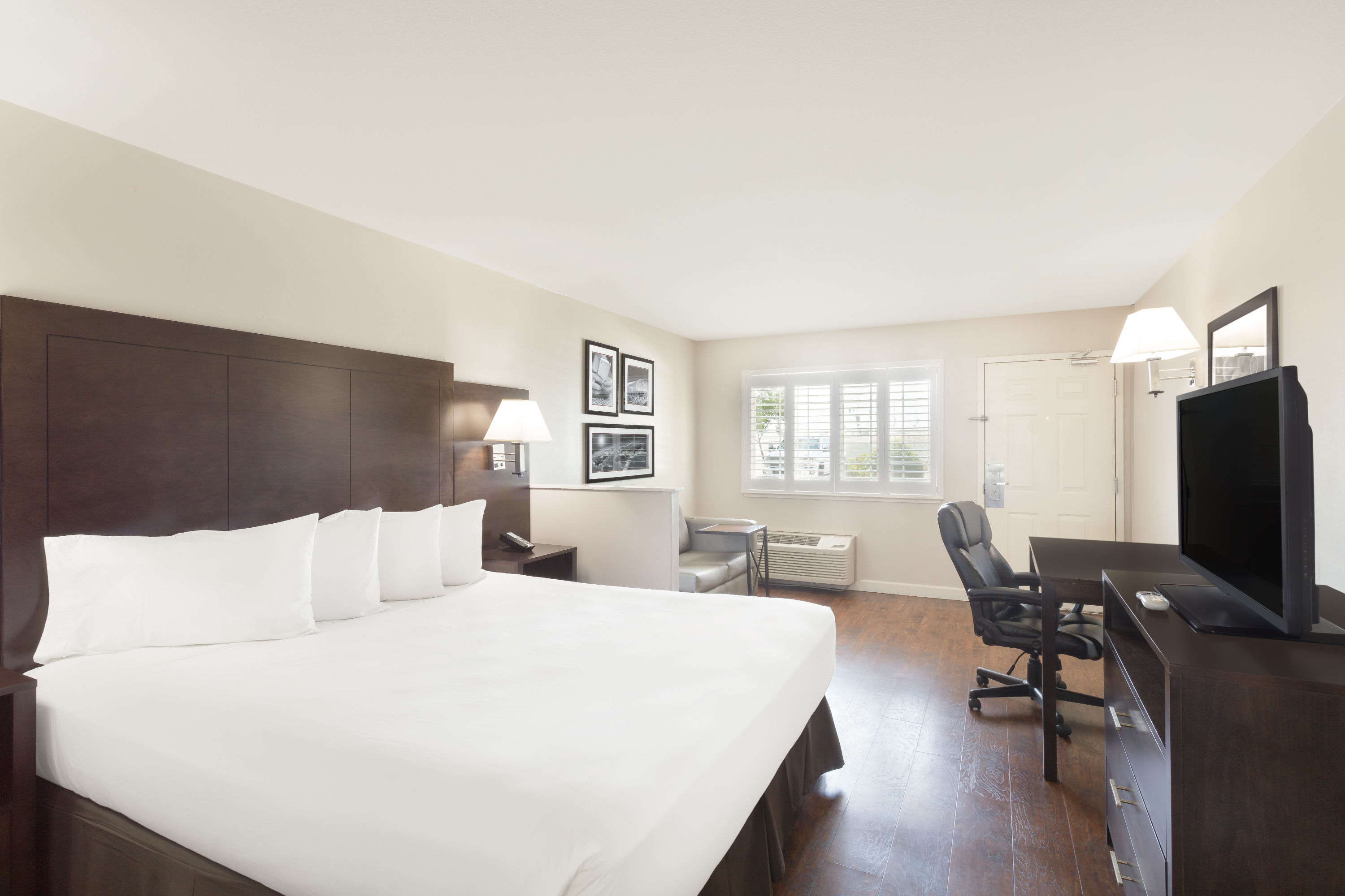 Guest room at the Baymont by Wyndham Modesto Salida in Modesto, California