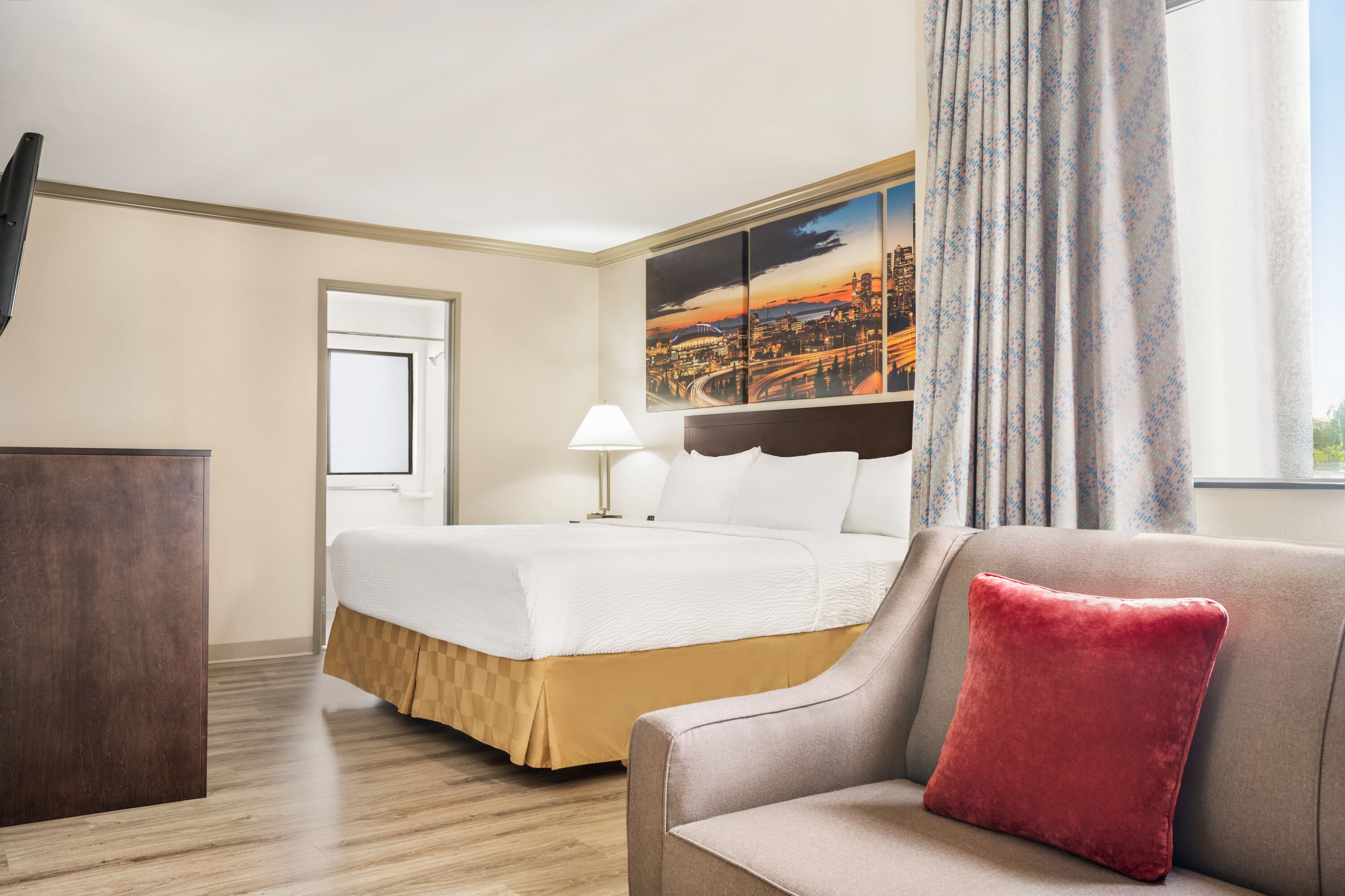 Baymont by Wyndham Monterey Park suite in Monterey Park, California