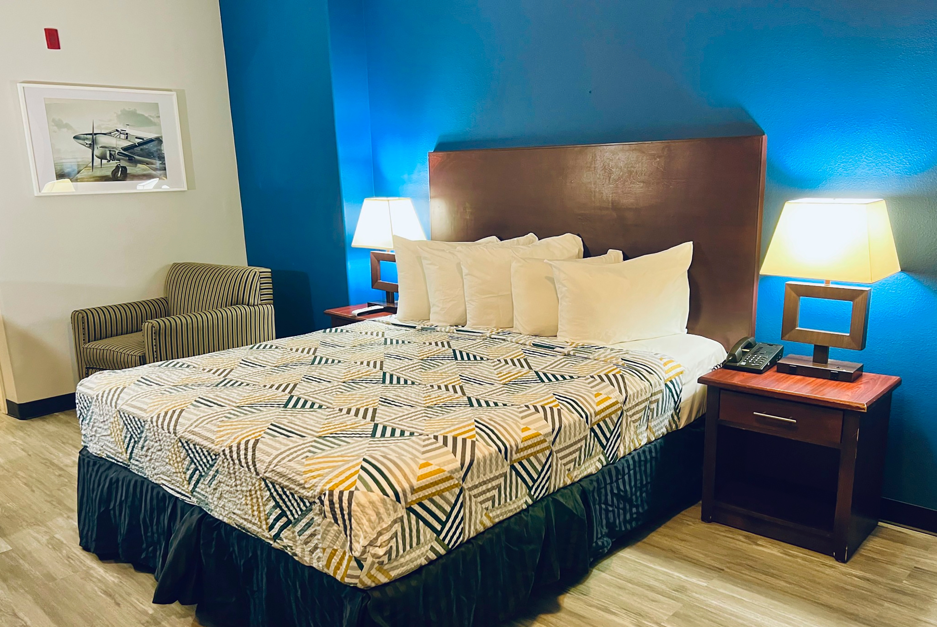 King bed guest room at the Baymont by Wyndham Ridgecrest in Ridgecrest, California