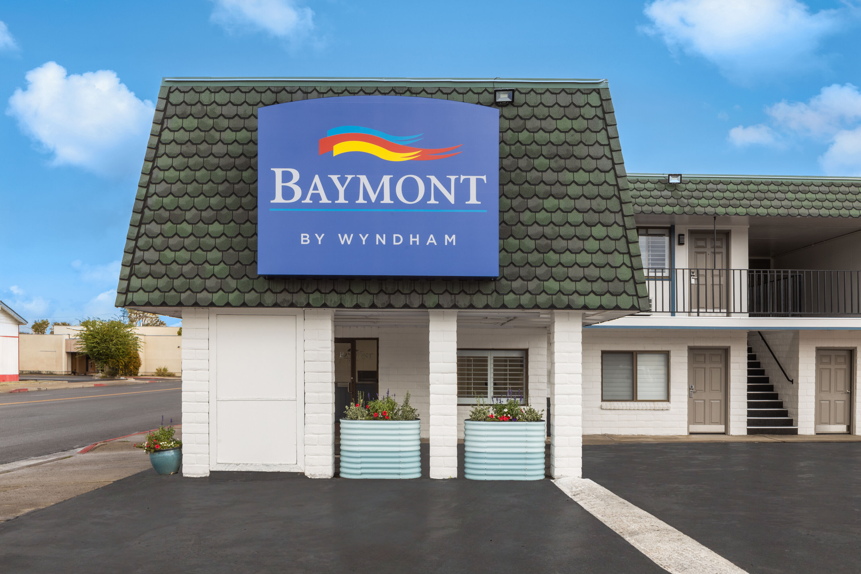 Exterior Day Image of Baymont by Wyndham Susanville hotel in Susanville, California