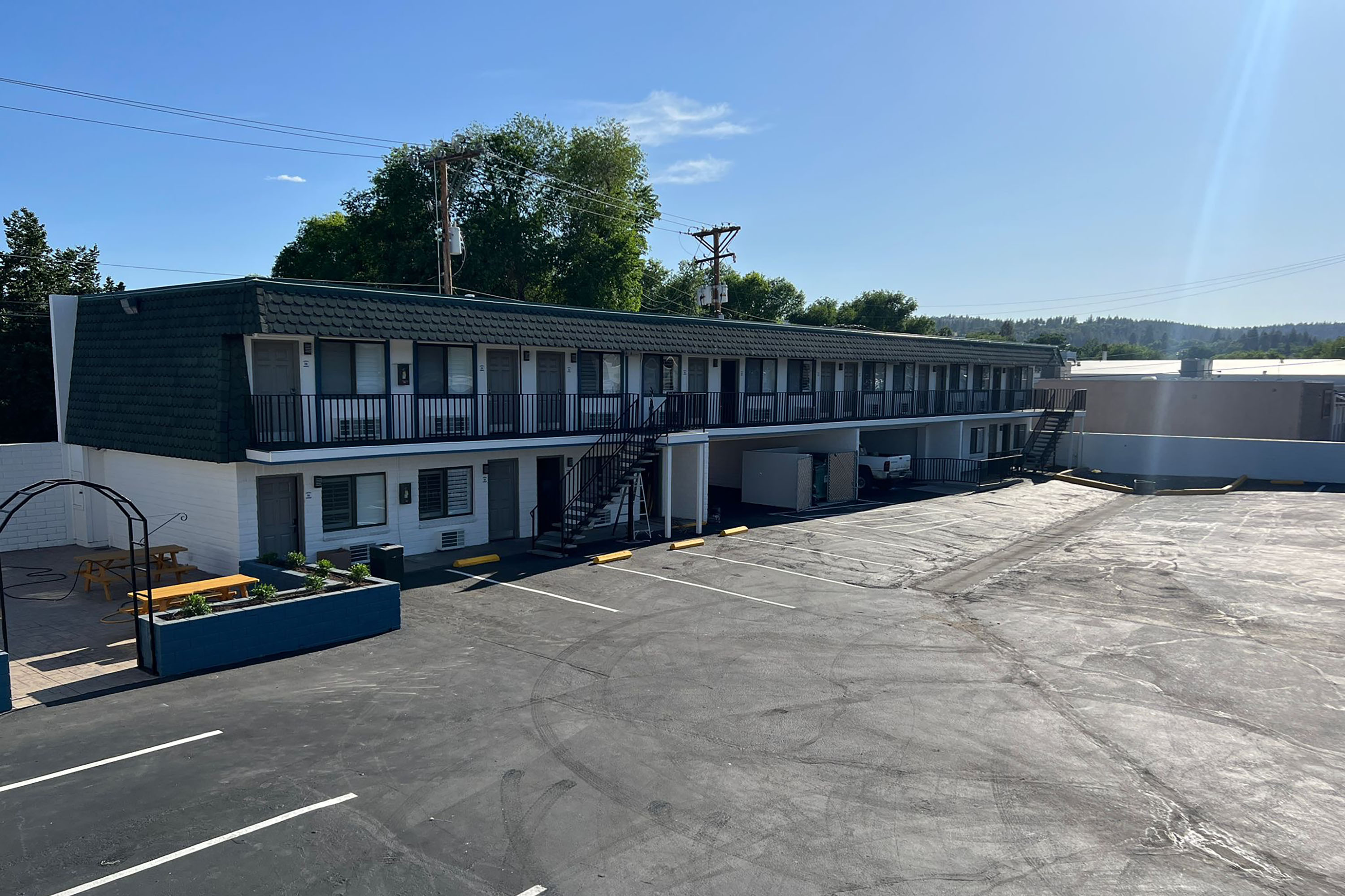 Exterior of Baymont by Wyndham Susanville hotel in Susanville, California