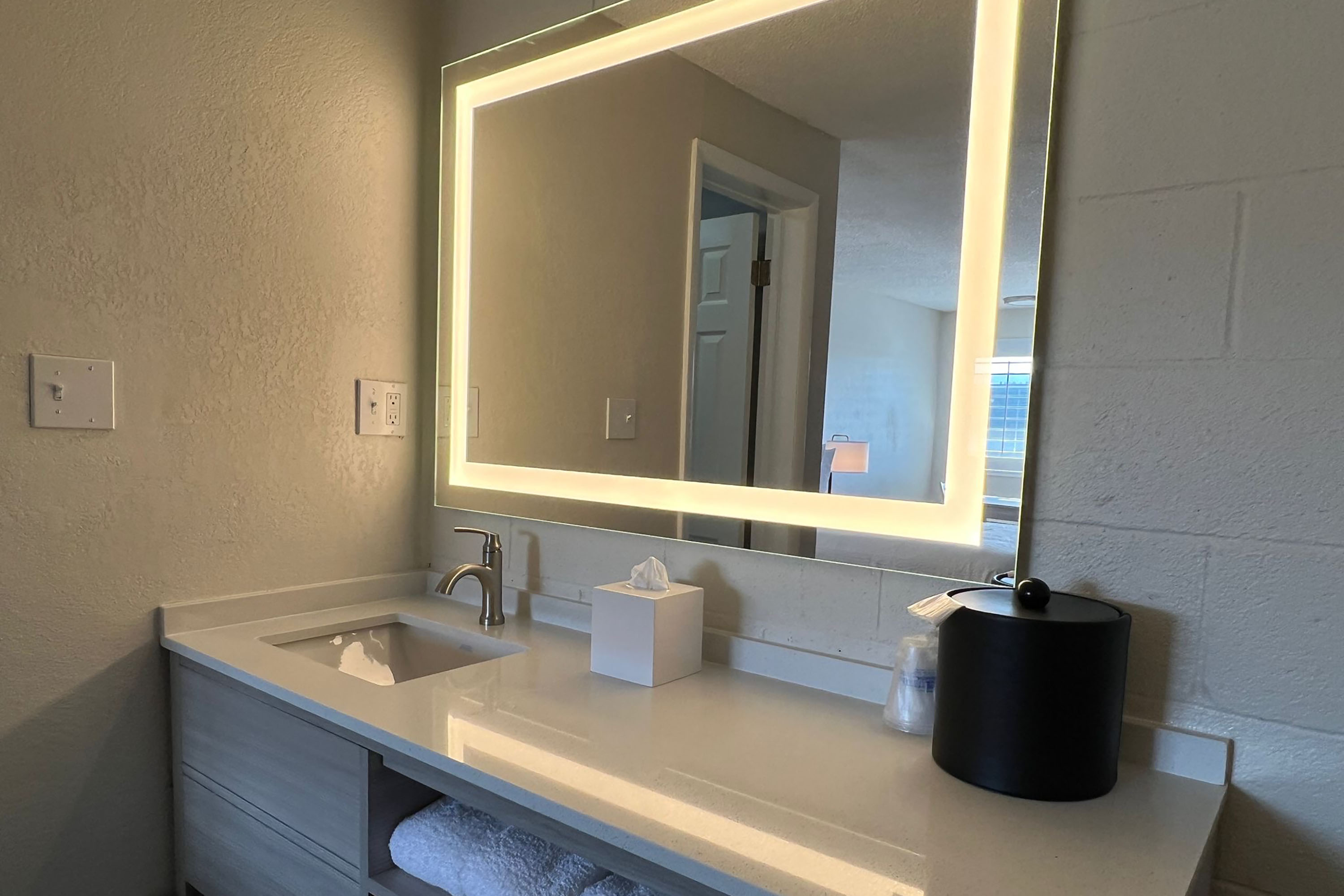 Guest room bath at the Baymont by Wyndham Susanville in Susanville, California