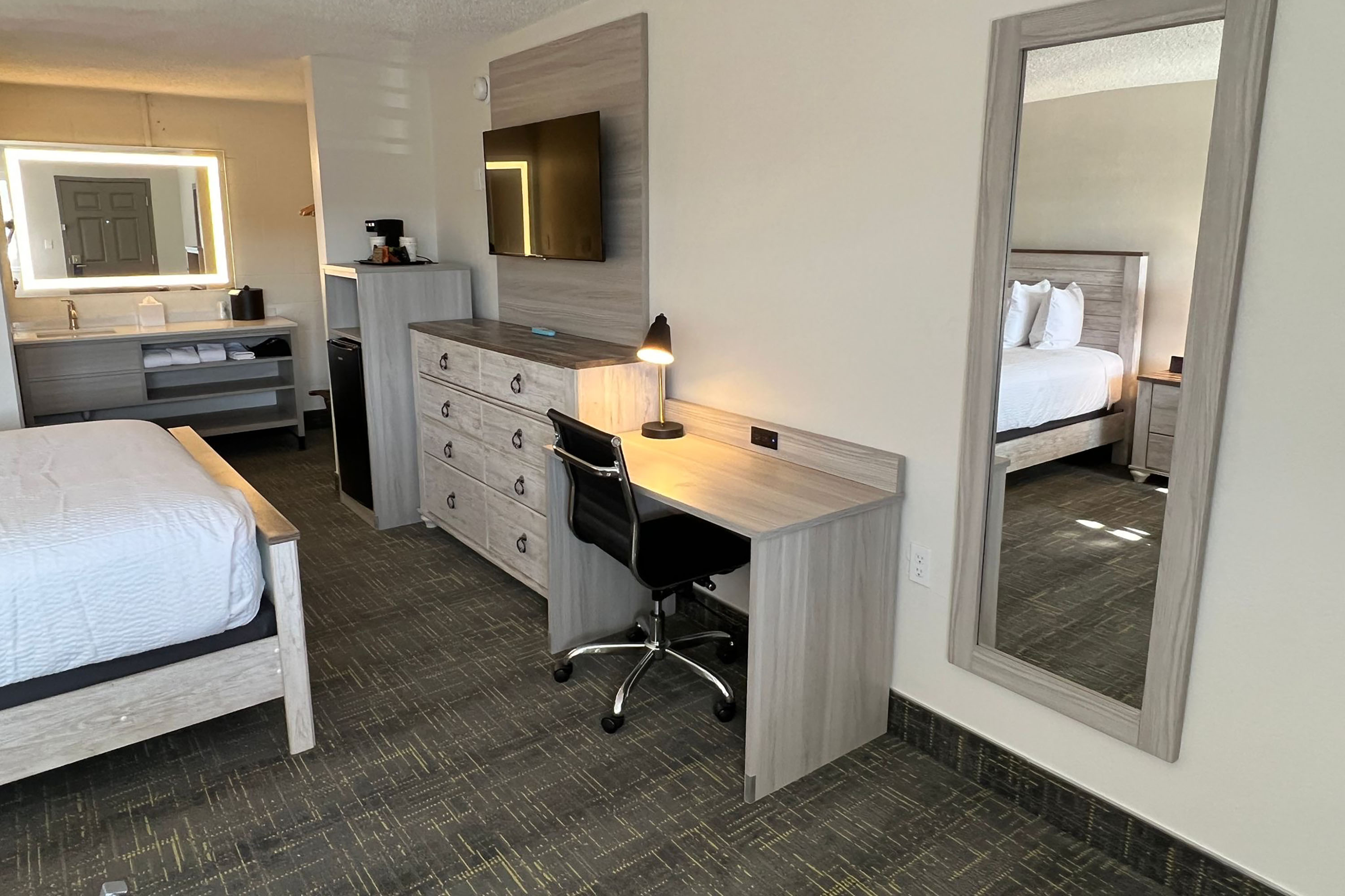 Guest room at the Baymont by Wyndham Susanville in Susanville, California