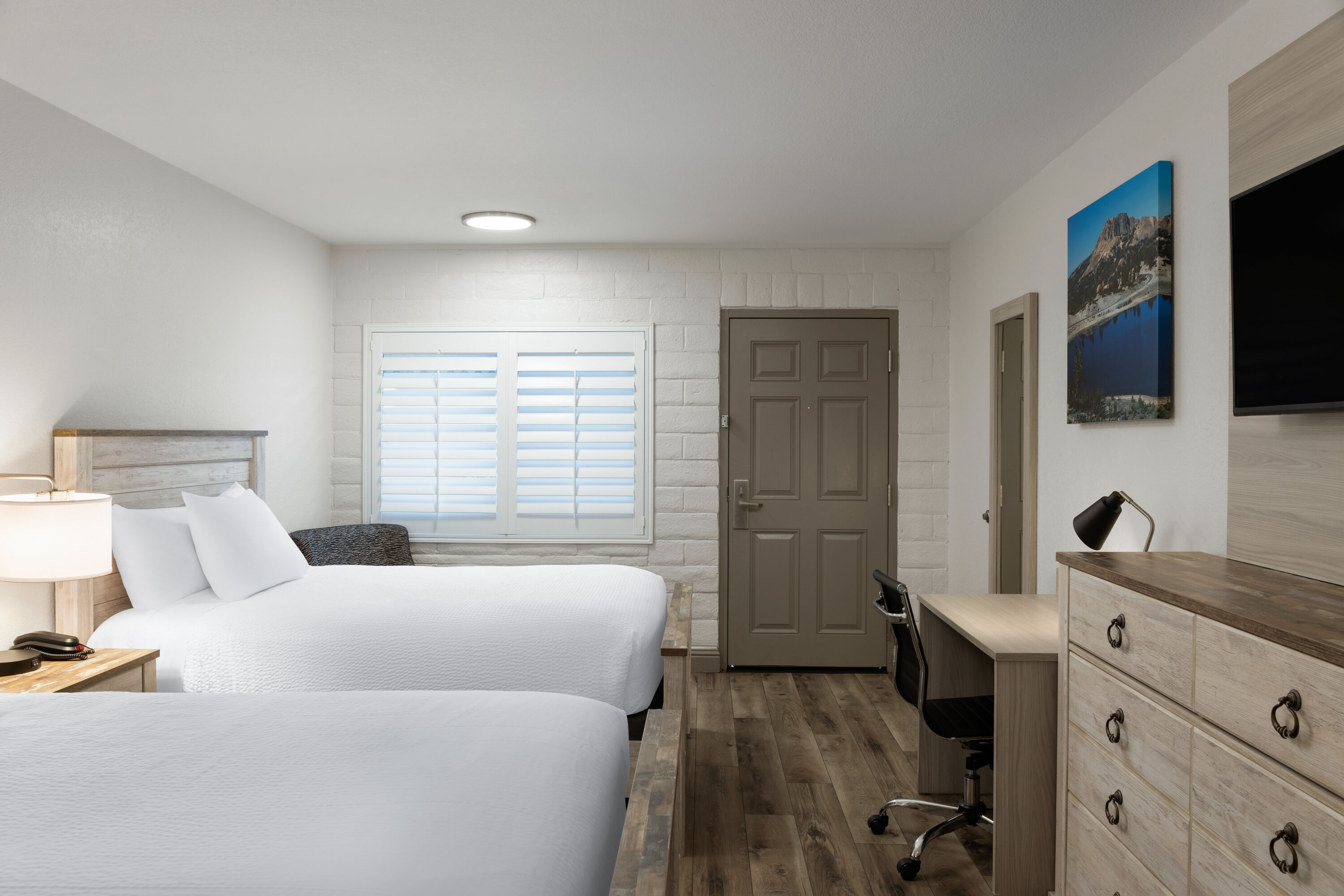 Guest room at the Baymont by Wyndham Susanville in Susanville, California