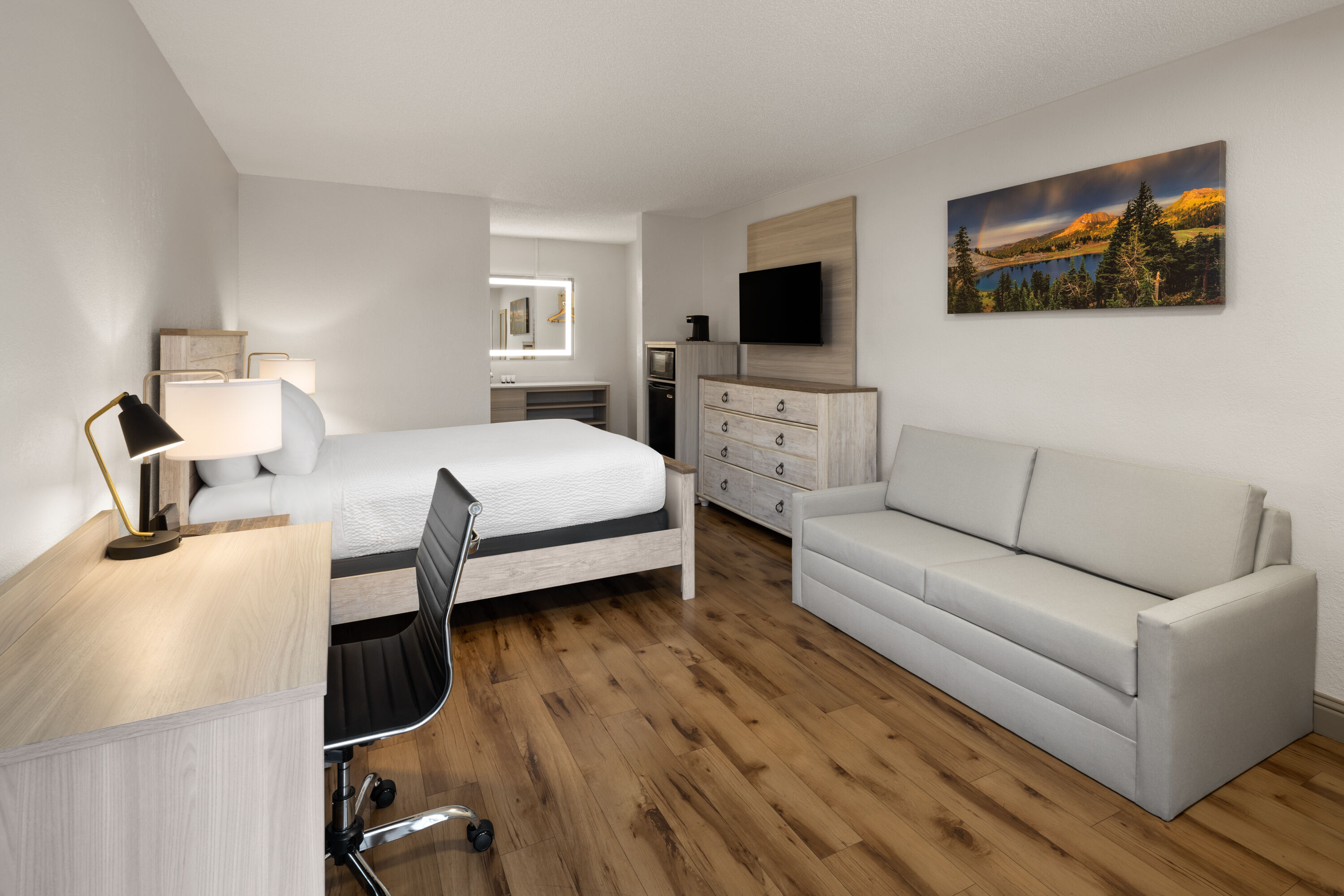 Baymont by Wyndham Susanville suite in Susanville, California