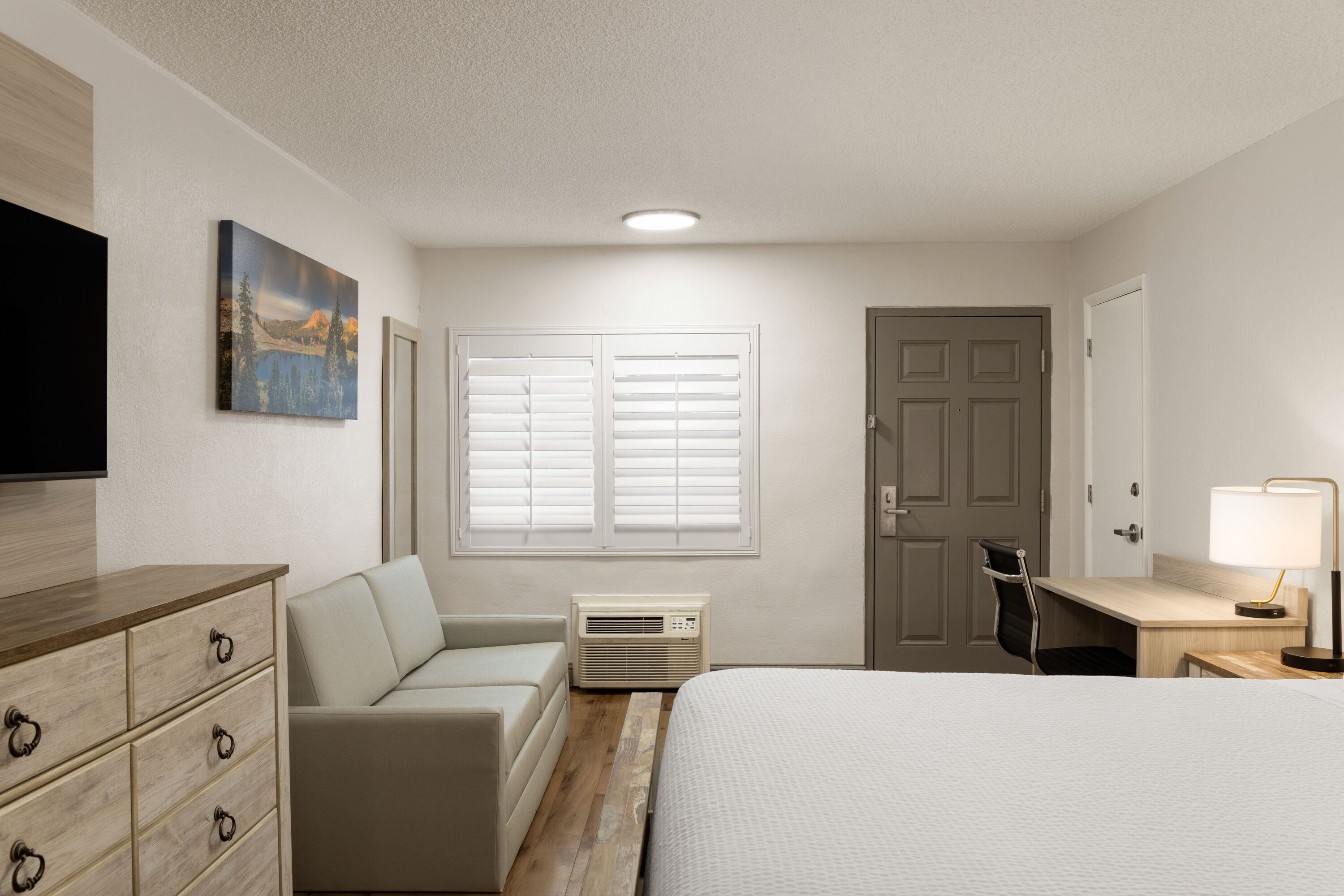 Baymont by Wyndham Susanville suite in Susanville, California