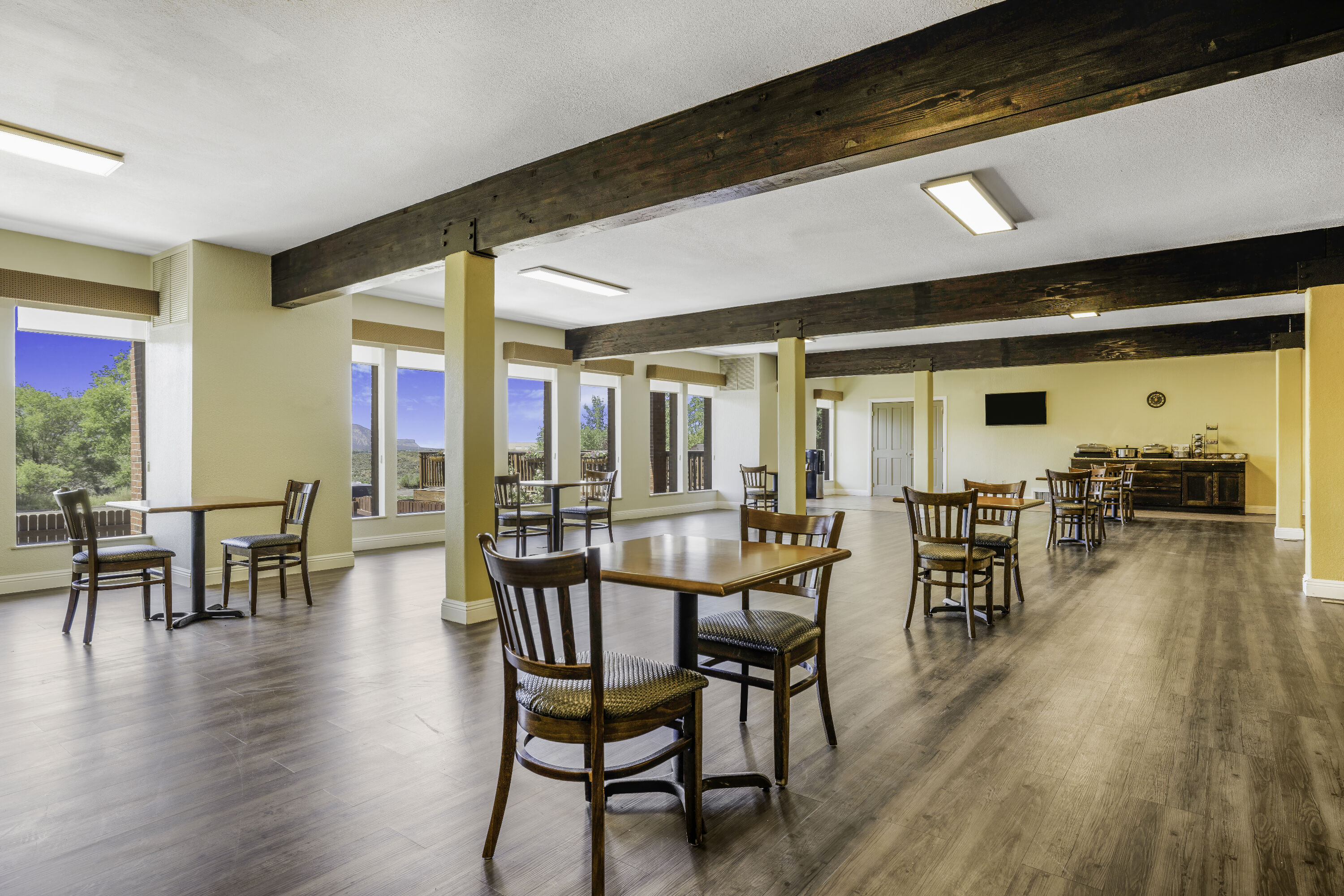 Baymont by Wyndham Cortez restaurant breakfast area with seating in Cortez, Colorado