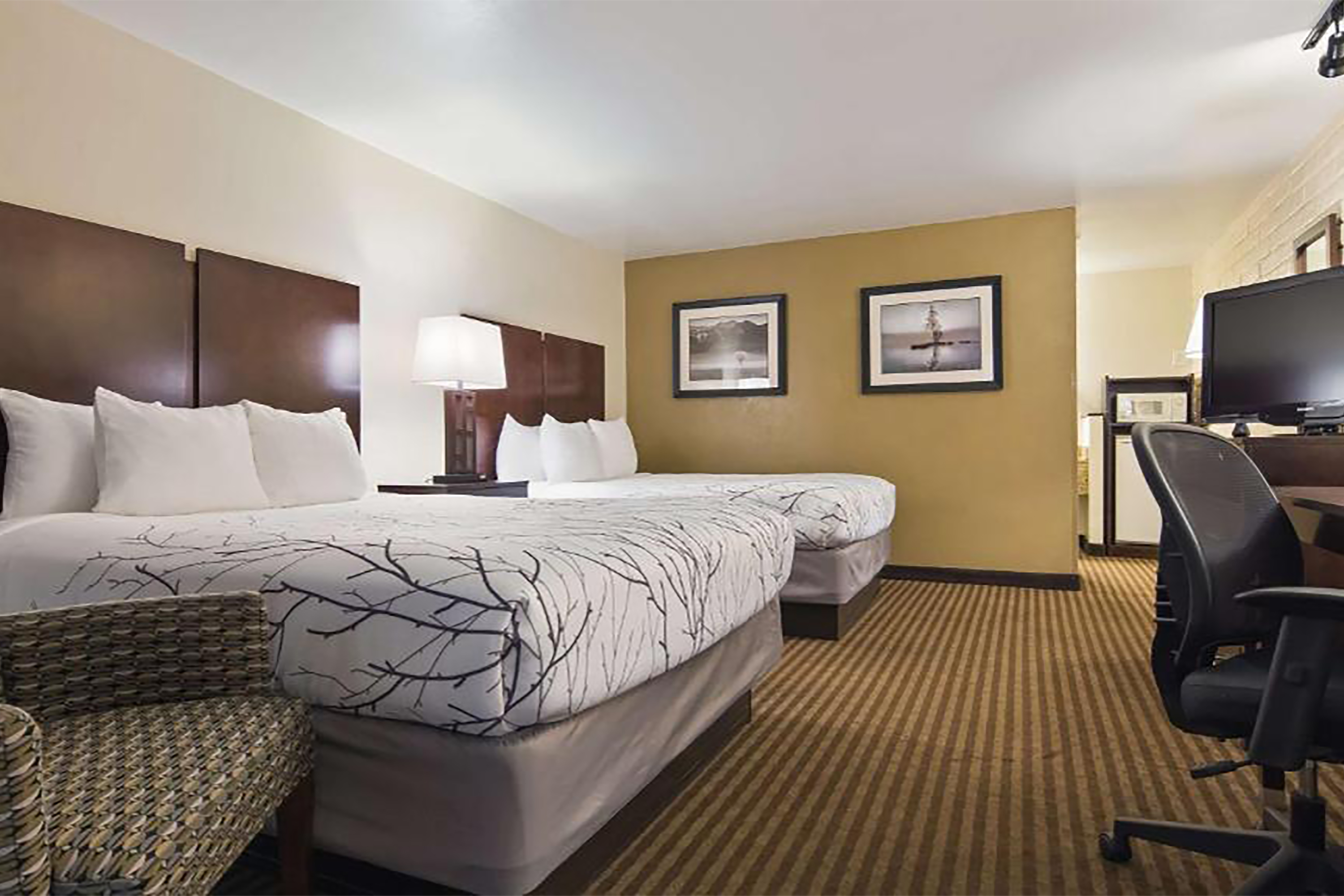 Guest room at the Baymont by Wyndham Durango in Durango, Colorado