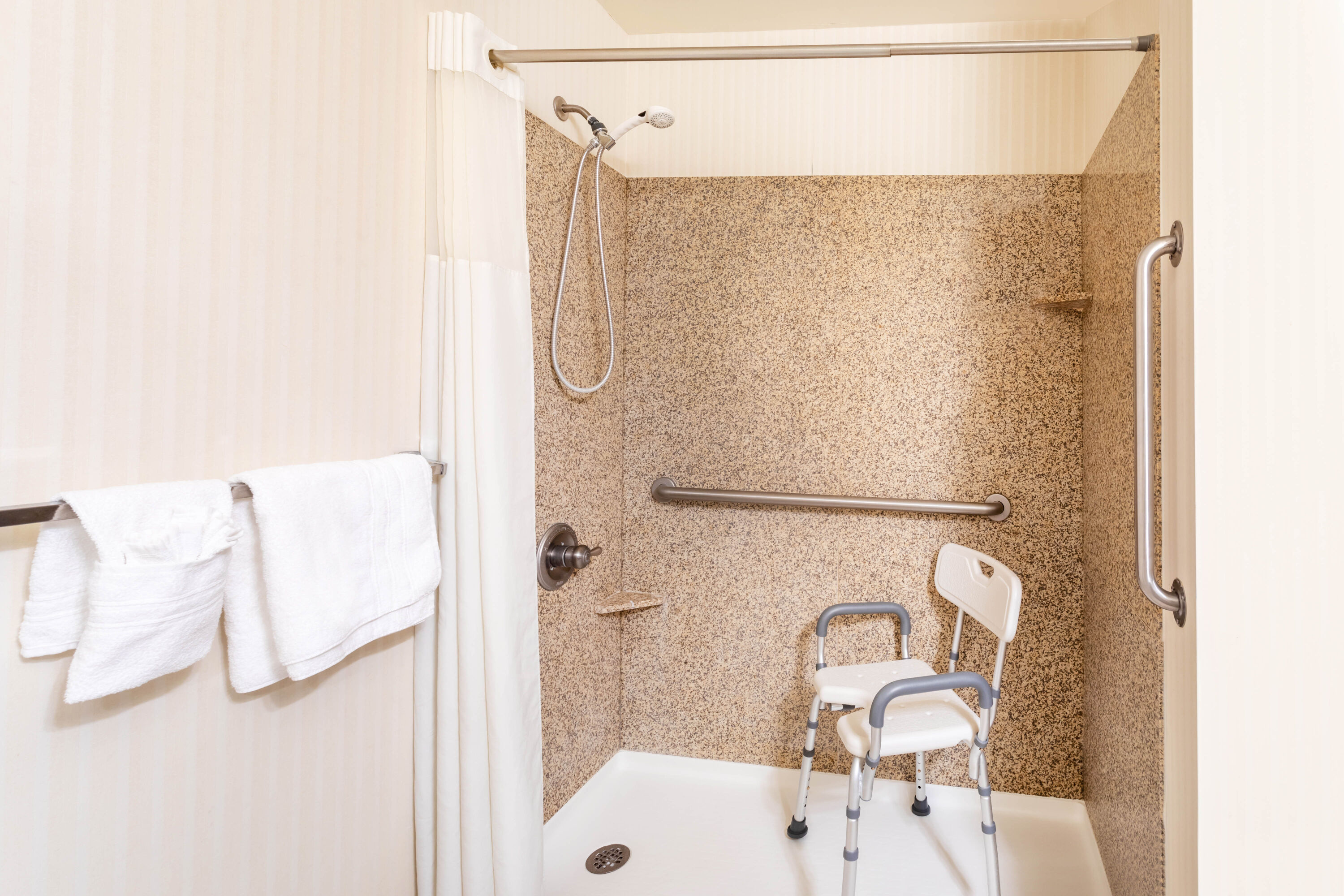 Guest room bath at the Baymont by Wyndham Fort Morgan in Fort Morgan, Colorado