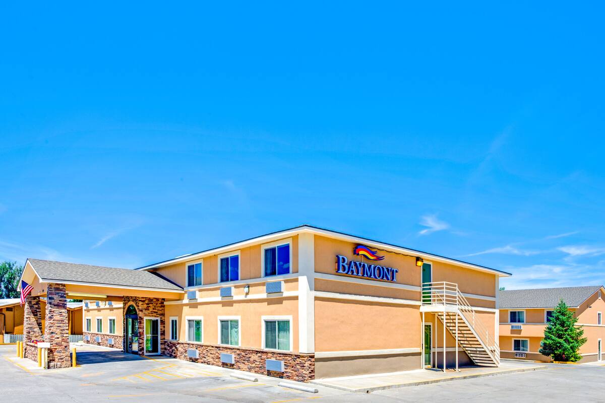 Baymont Inn Suites Montrose Hotels Co 81401 3808 Exterior Of Baymont Inn Suites Montrose Hotel In Colorado