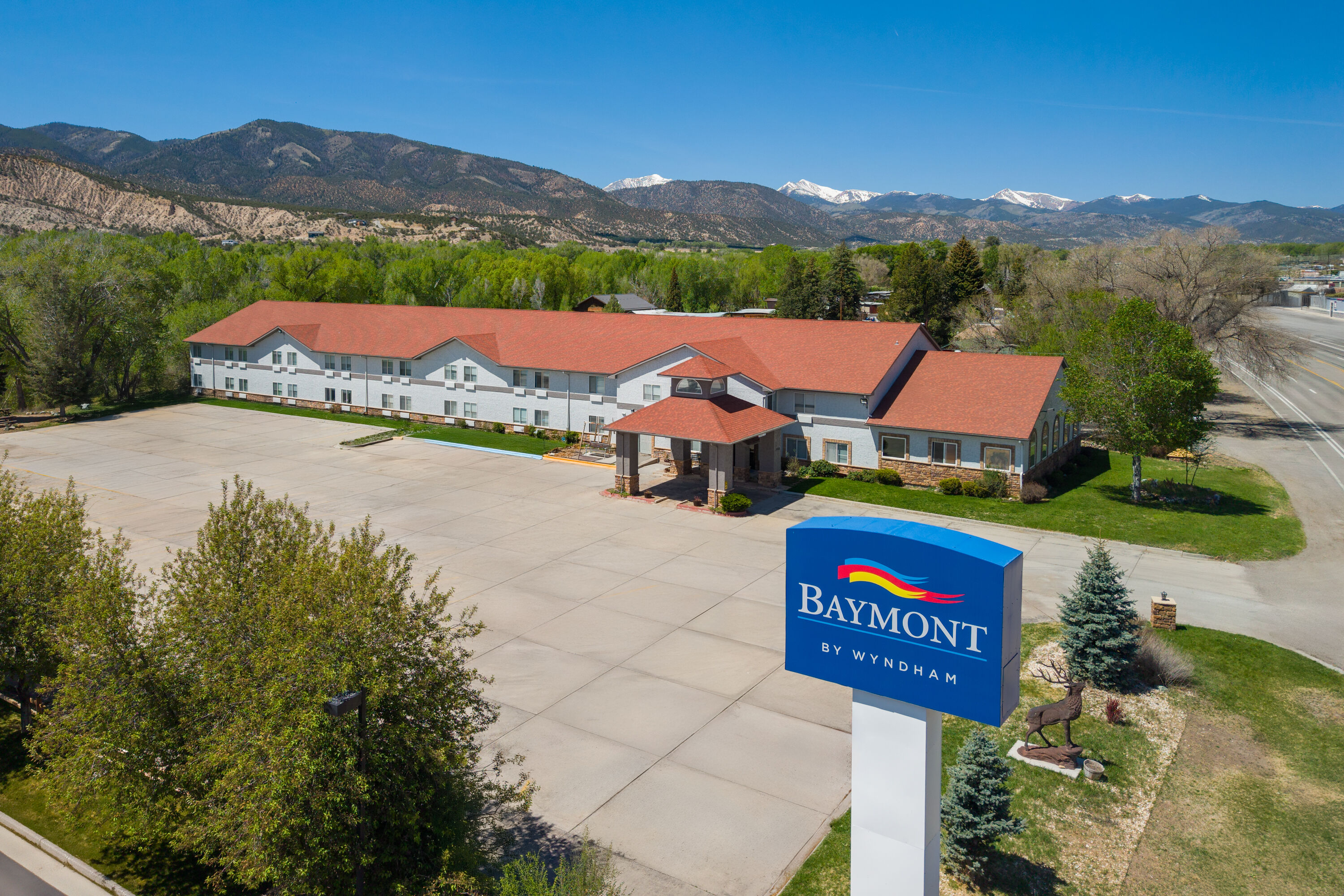 Exterior Day Image of Baymont by Wyndham Salida hotel in Salida, Colorado