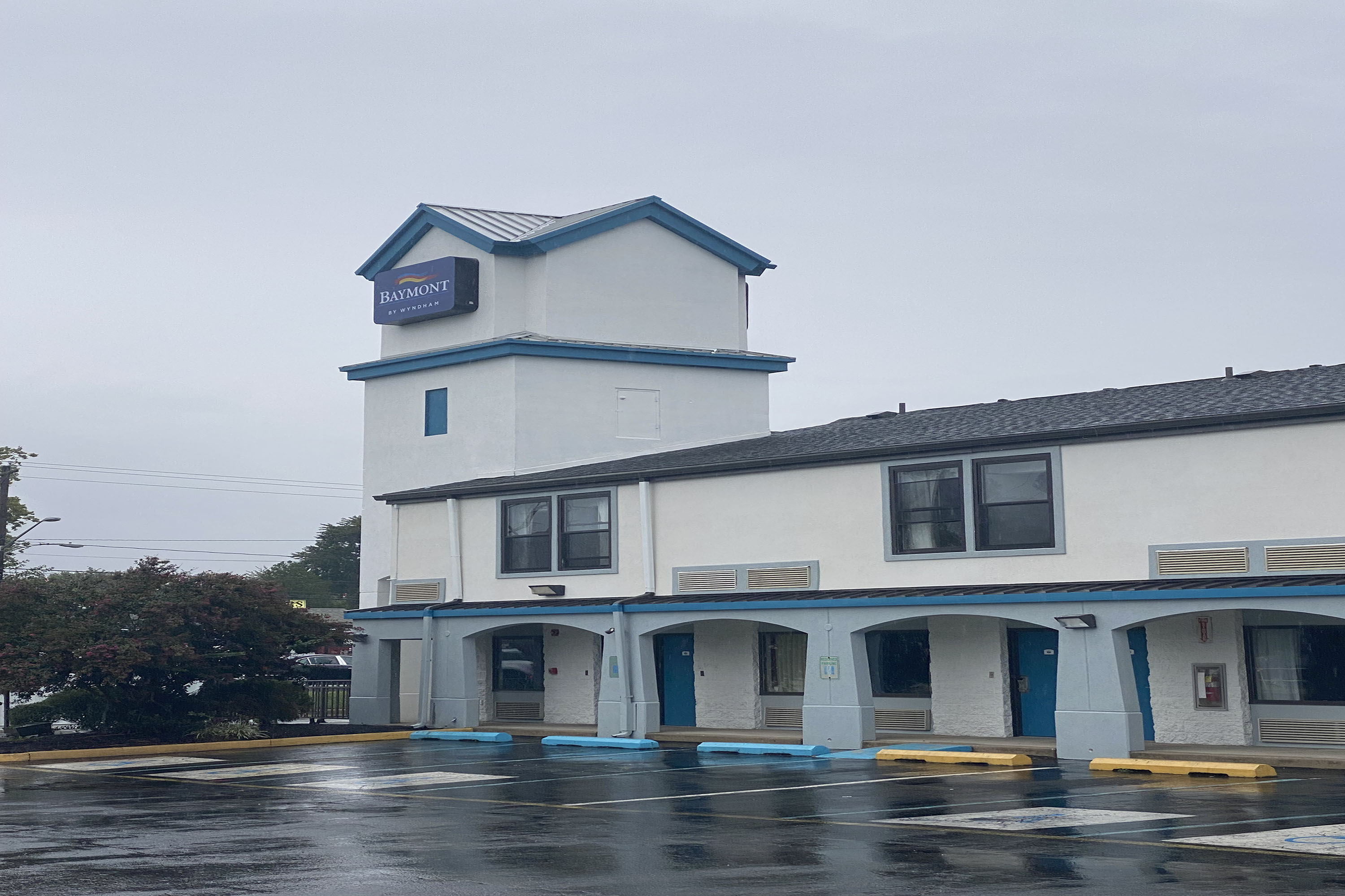 Exterior of Baymont by Wyndham Newark/Wilmington/Mall Area hotel in Newark, Delaware