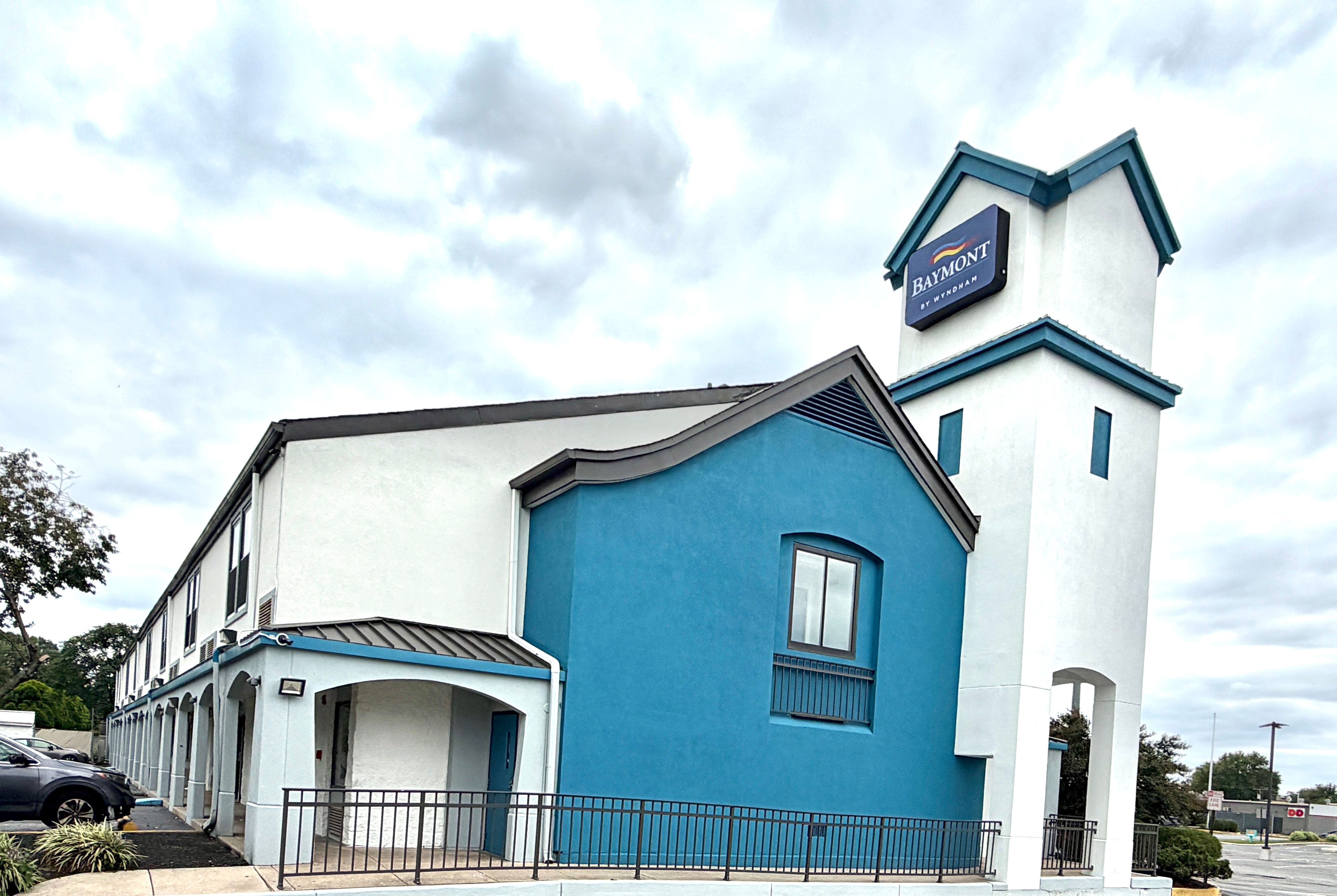 Exterior of Baymont by Wyndham Newark/Wilmington/Mall Area hotel in Newark, Delaware