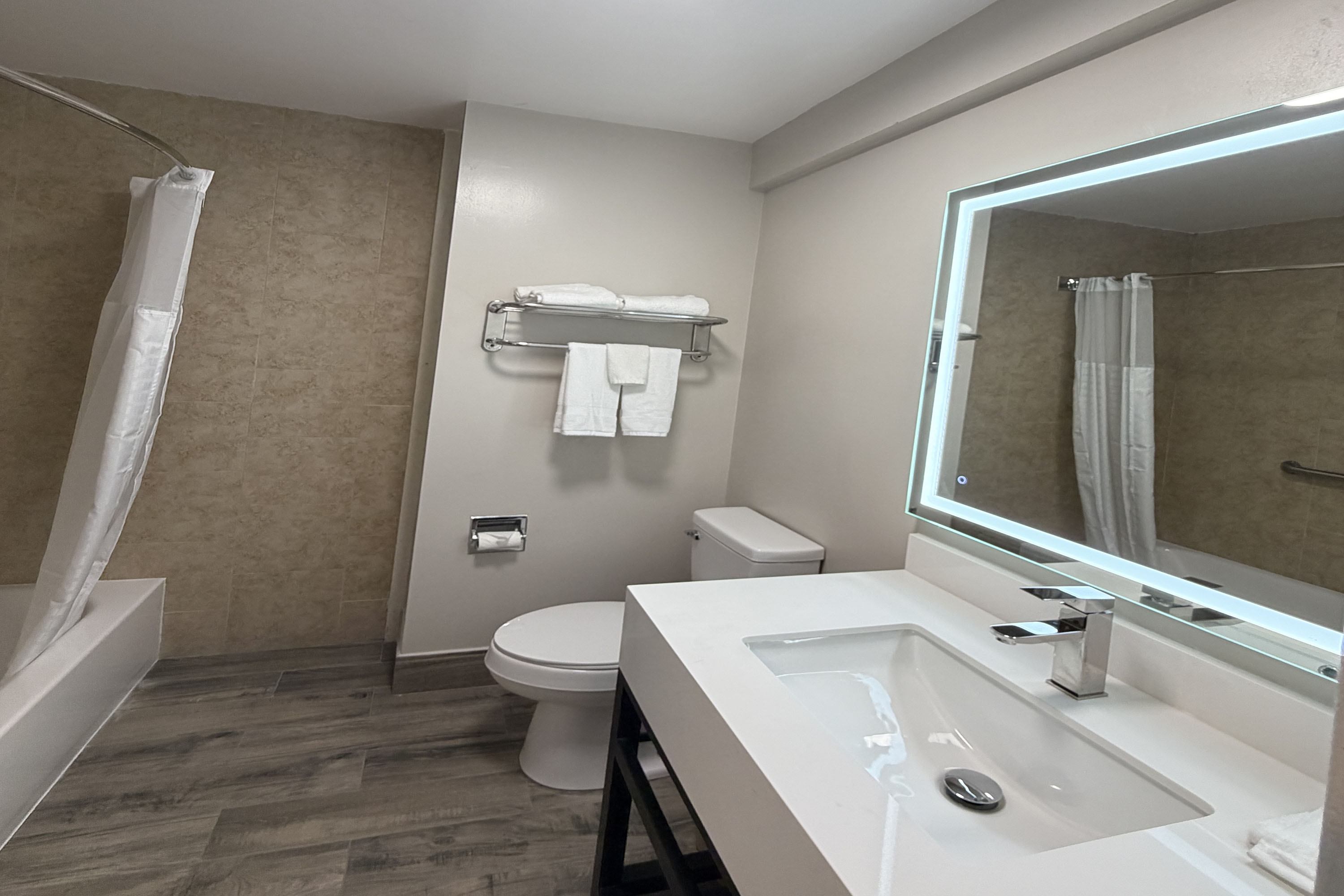 Guest room bath at the Baymont by Wyndham Newark/Wilmington in Newark, Delaware
